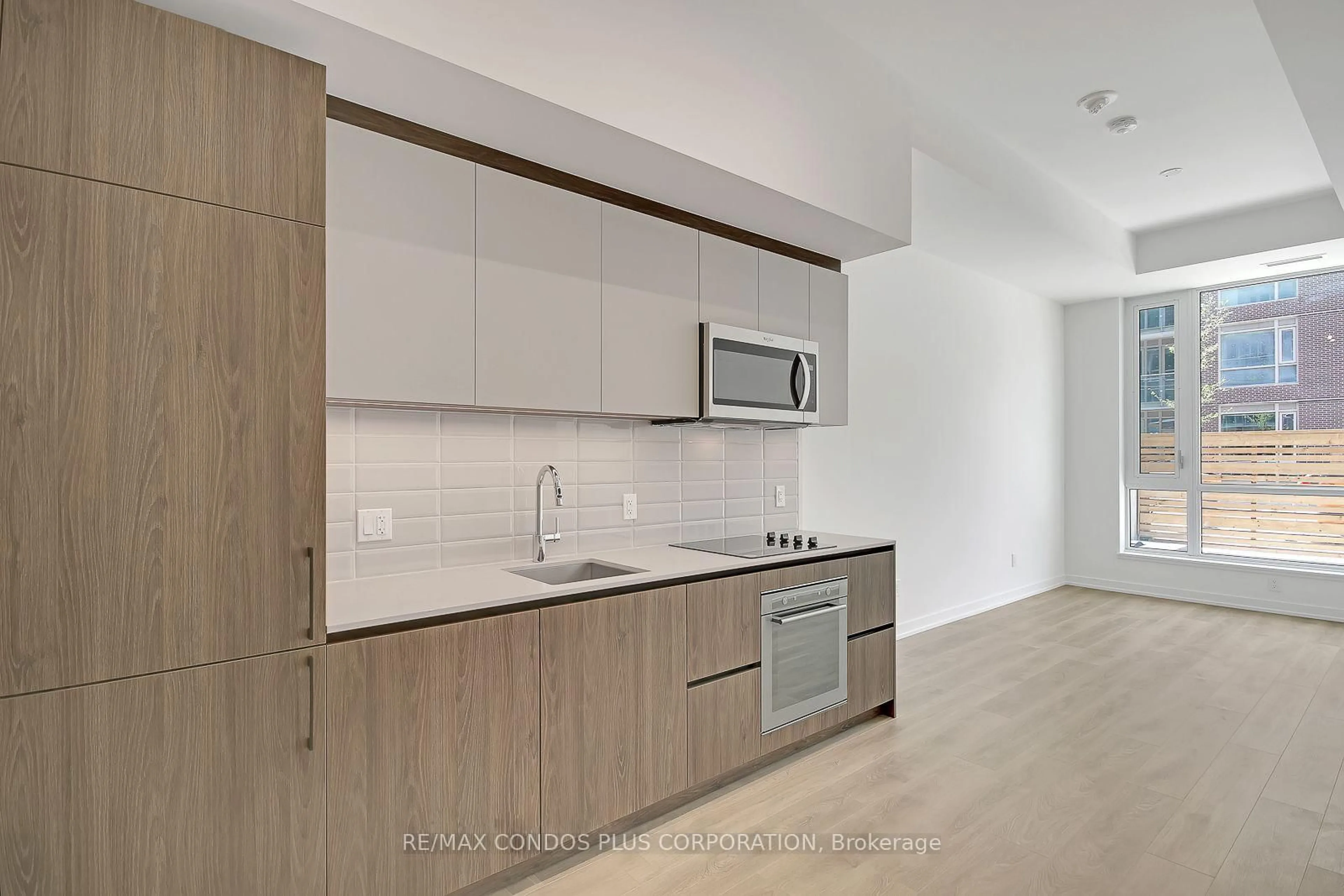Standard kitchen, unknown for 150 Logan Ave #121, Toronto Ontario M4M 0E4