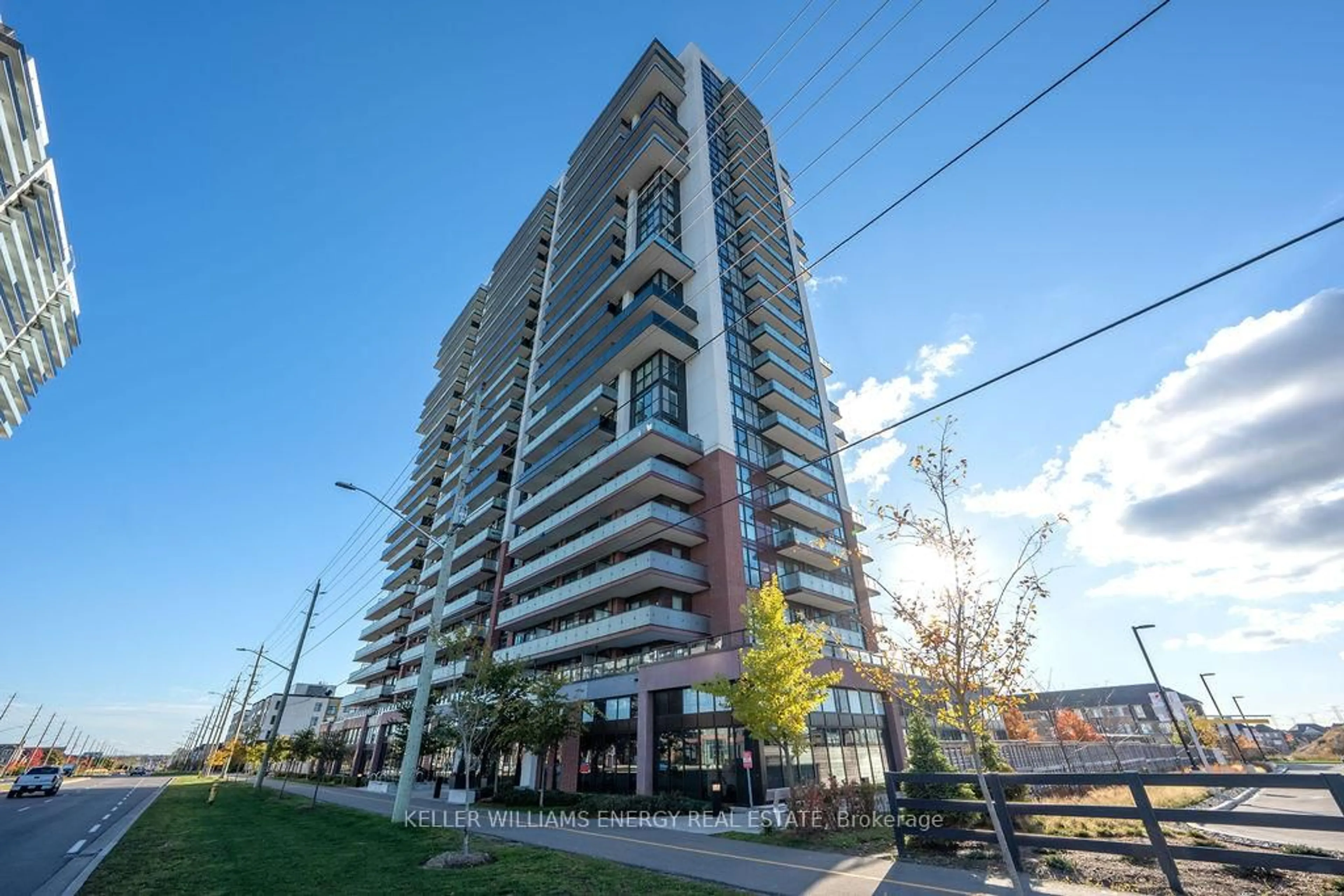 Patio, building for 2550 Simcoe St #2421, Oshawa Ontario L1L 0R5