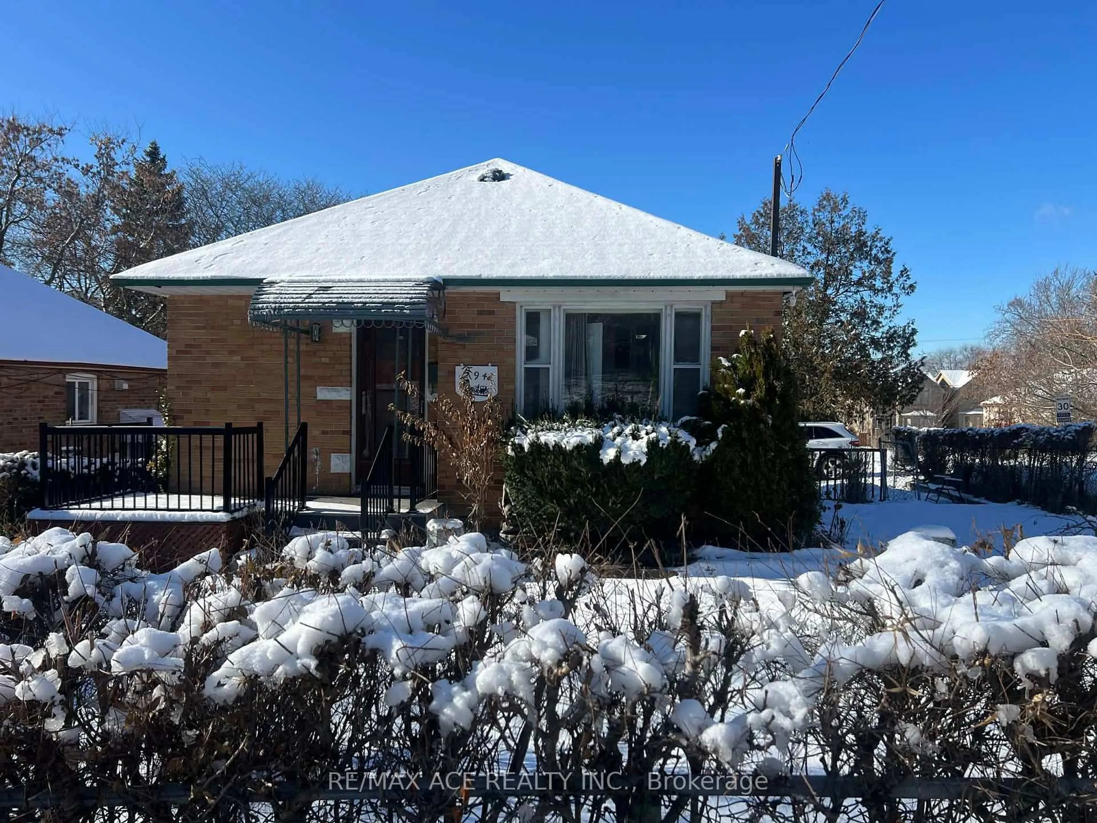 Unknown for 294 Pharmacy Ave, Toronto Ontario M1L 3G2