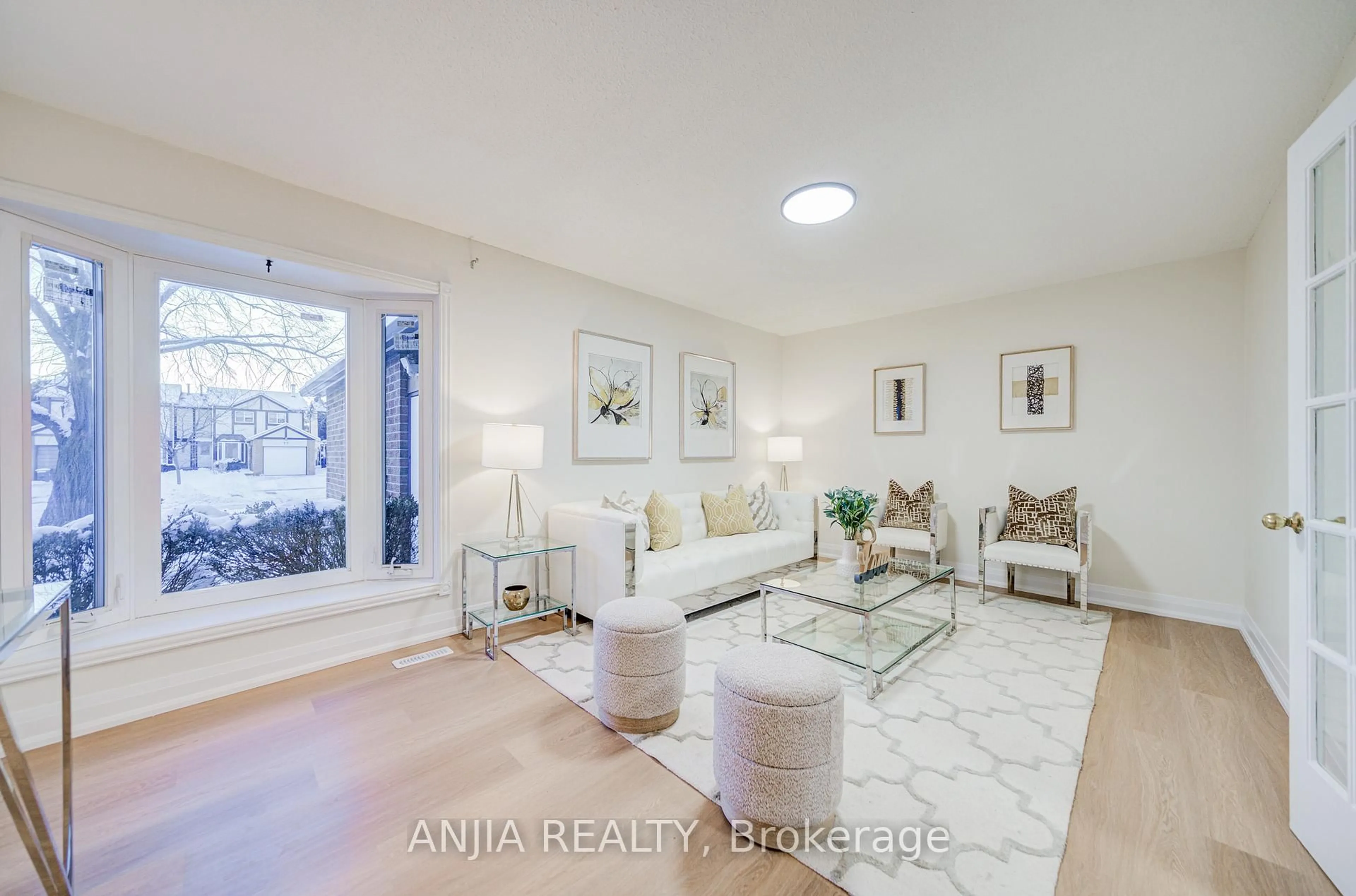 Unknown for 8 Barnwell Dr, Toronto Ontario M1V 1Y8