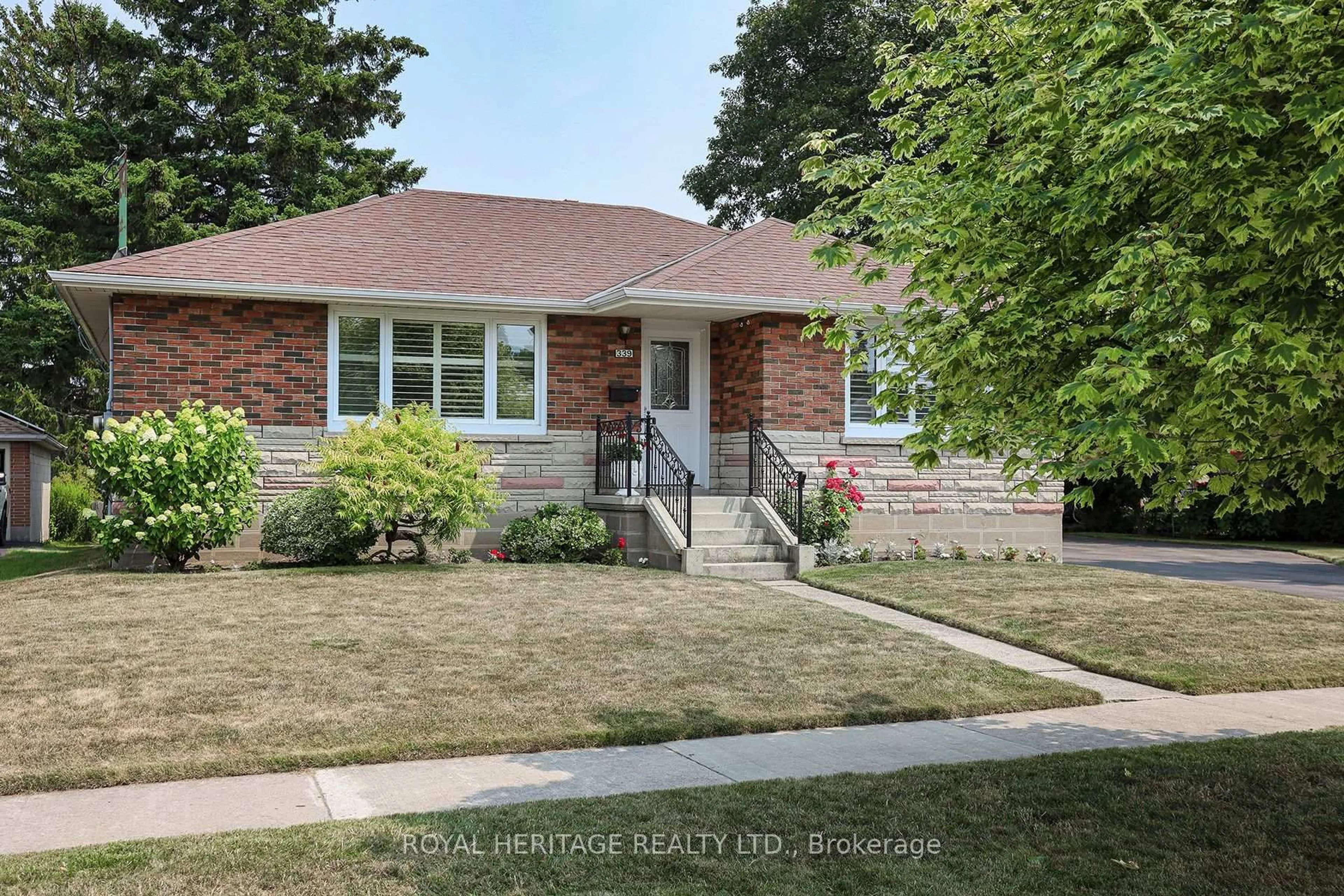 Home with brick exterior material, street for 339 Nipigon St, Oshawa Ontario L1J 4P1