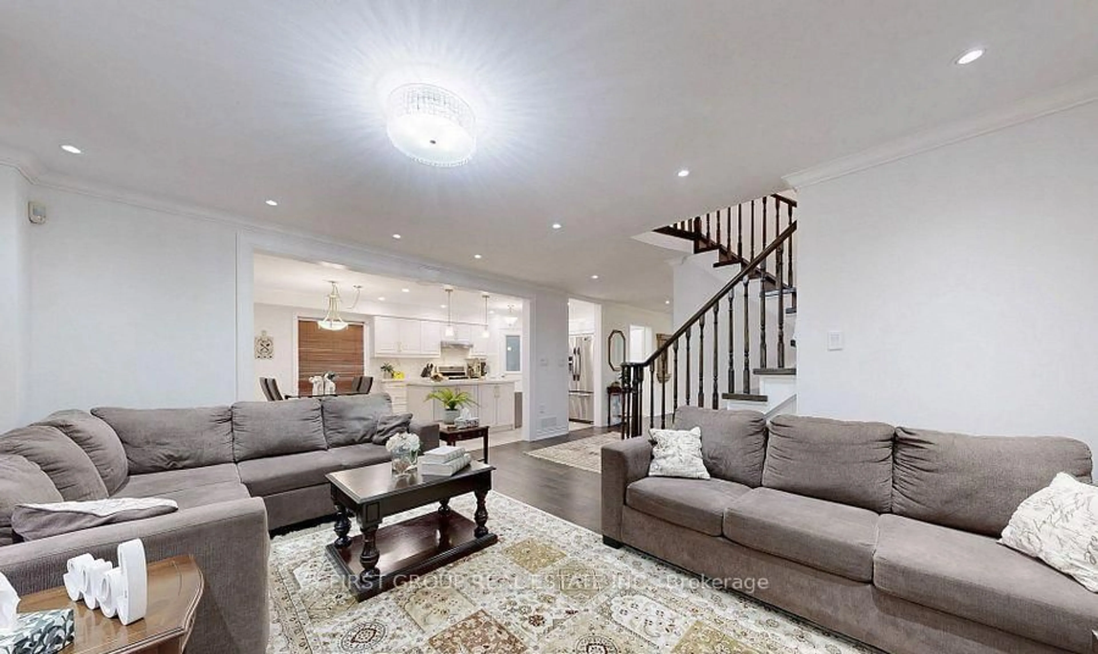 Living room with furniture, unknown for 526 Britannia Ave, Oshawa Ontario L1L 1B7