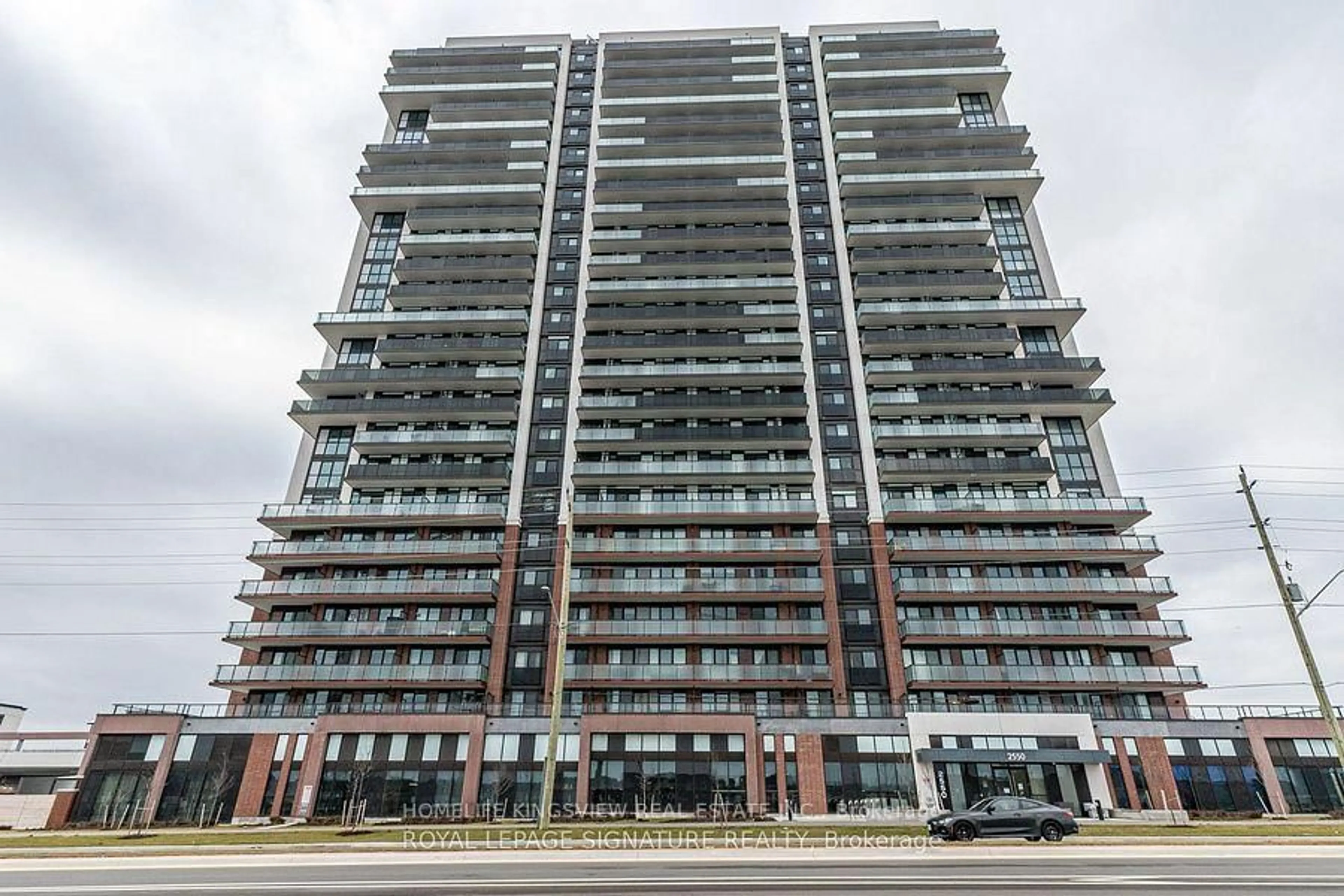 Indoor foyer for 2550 SIMCOE St #501, Oshawa Ontario L1L 0R5