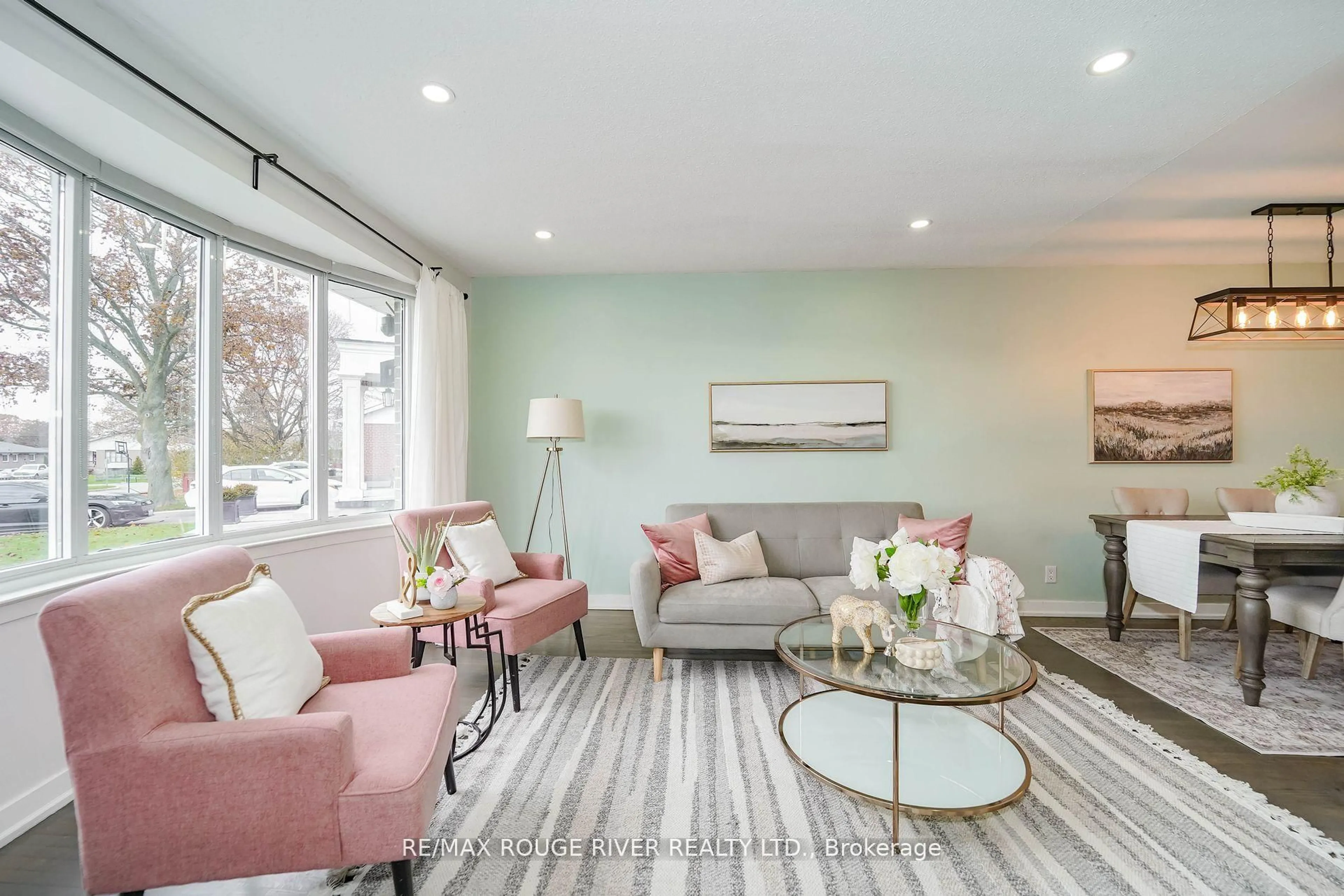 Living room with furniture, unknown for 1277 Trellis Crt, Pickering Ontario L1W 1J2