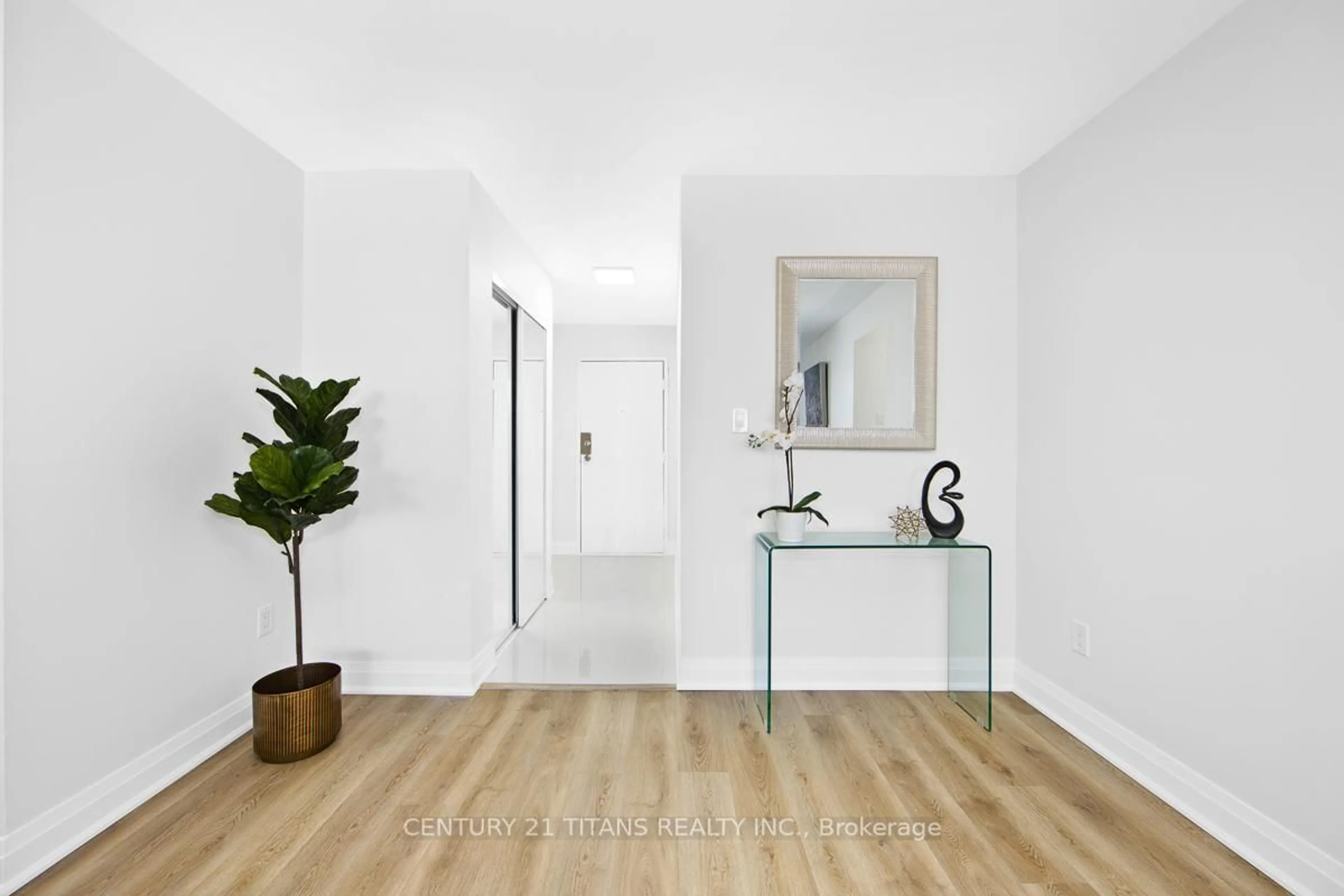 Indoor entryway for 100 Wingarden Crt #201, Toronto Ontario M1B 2P4
