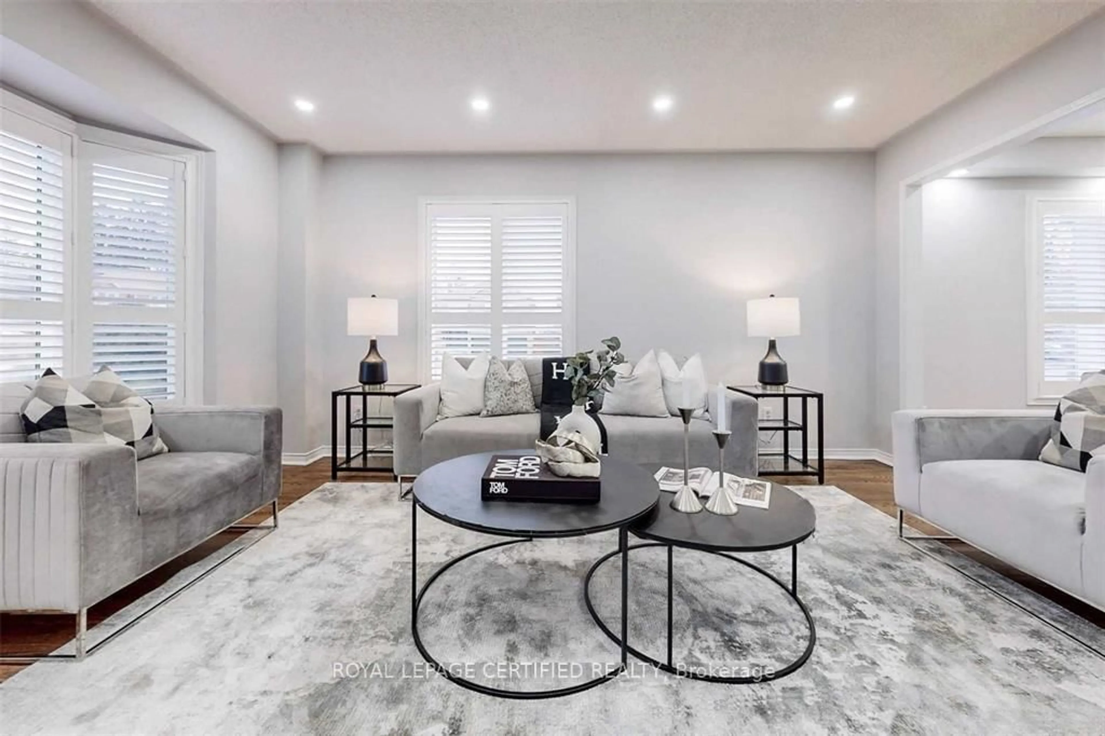 Living room with furniture, unknown for 21 Eldridge Pl, Whitby Ontario L1N 9E6