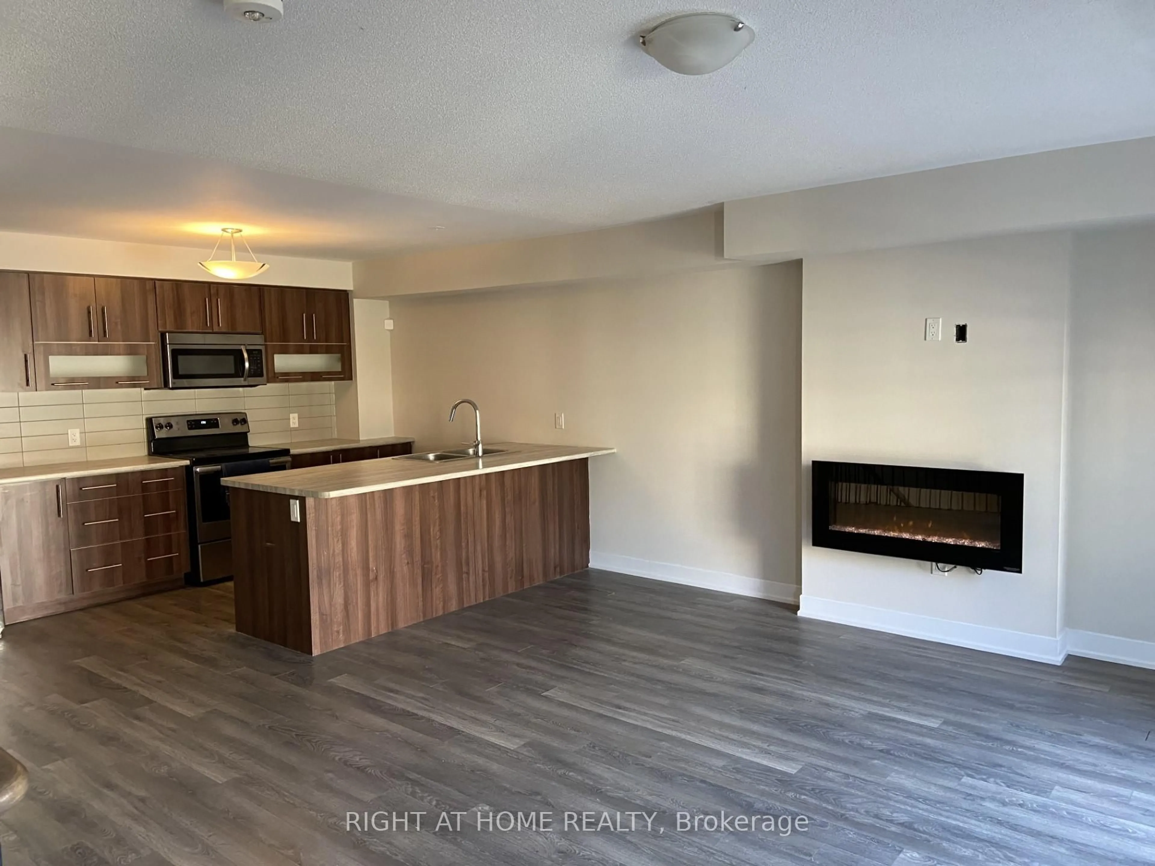 Open concept kitchen, unknown for 56 Pallock Hill Way #31, Whitby Ontario L1R 0N5