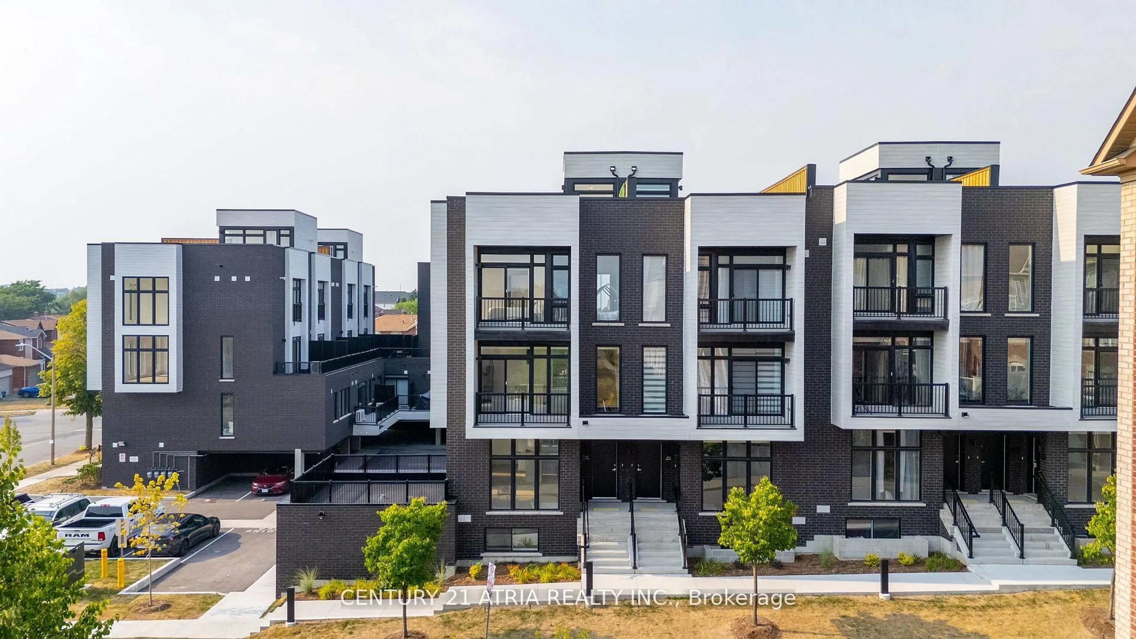 A pic from outside/outdoor area/front of a property/back of a property/a pic from drone, unknown for 184 Angus Dr #8, Ajax Ontario L1S 0G5