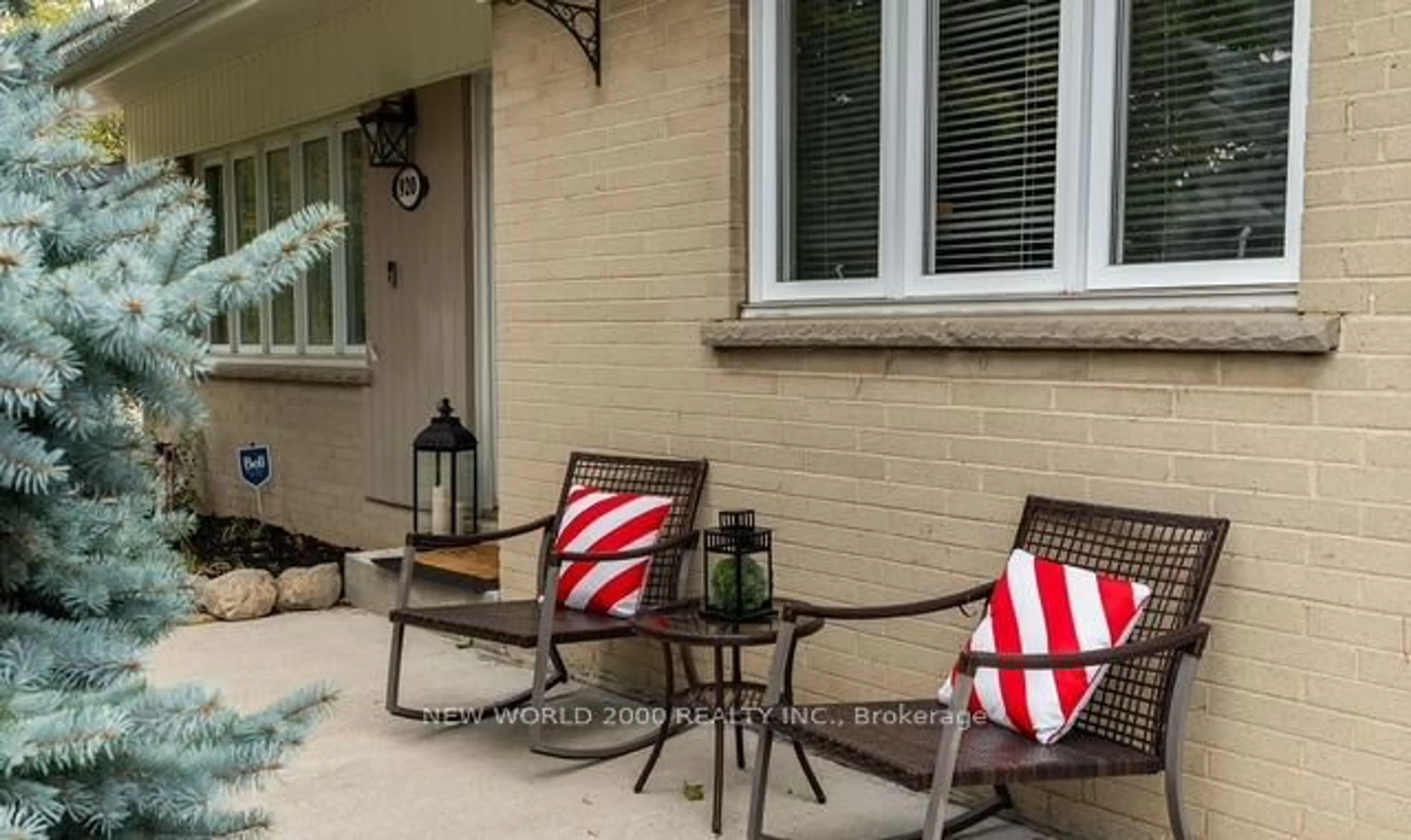 Patio, street for 920 Greenwood Cres, Whitby Ontario L1N 1C8