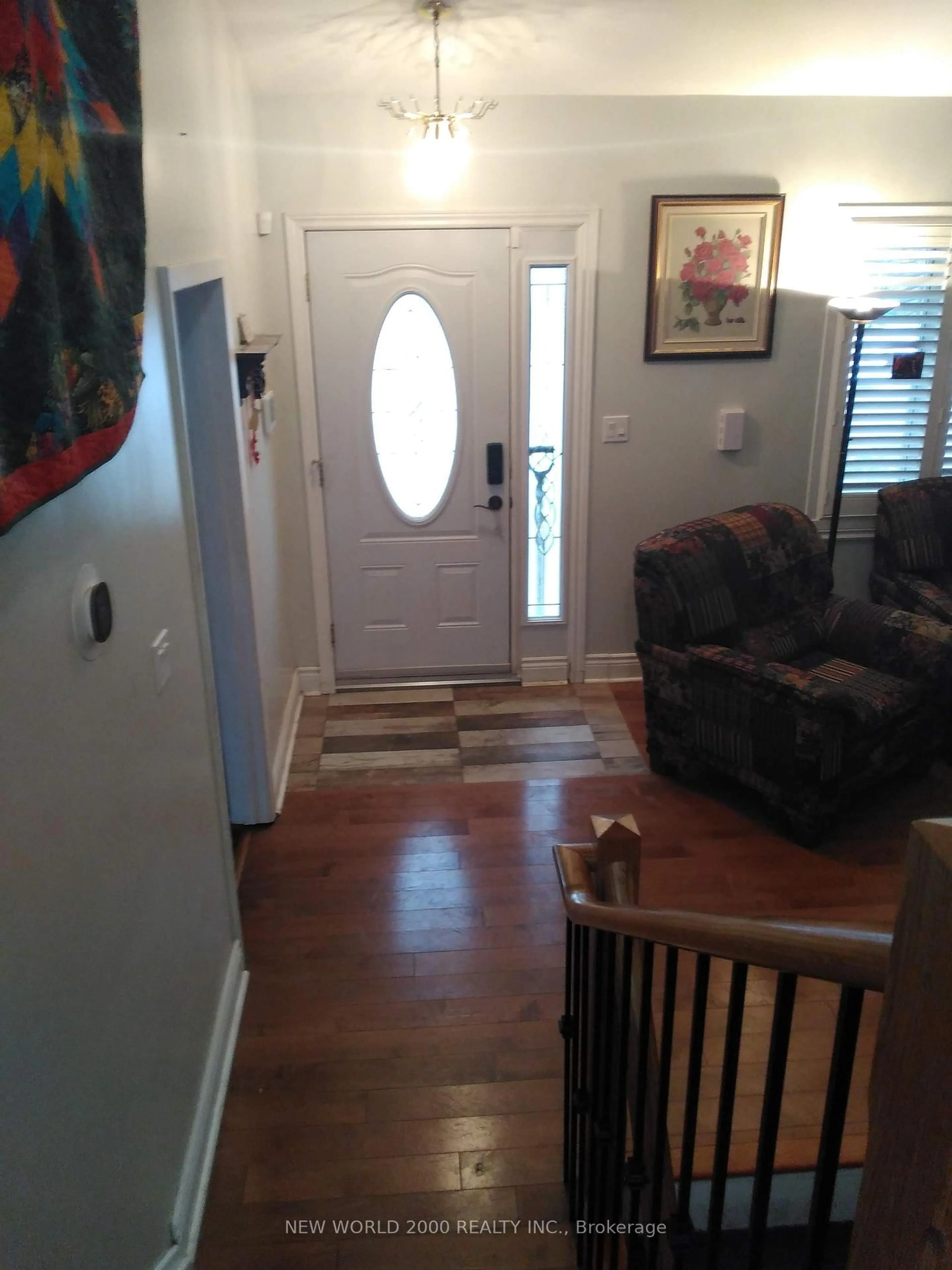 Indoor entryway for 920 Greenwood Cres, Whitby Ontario L1N 1C8