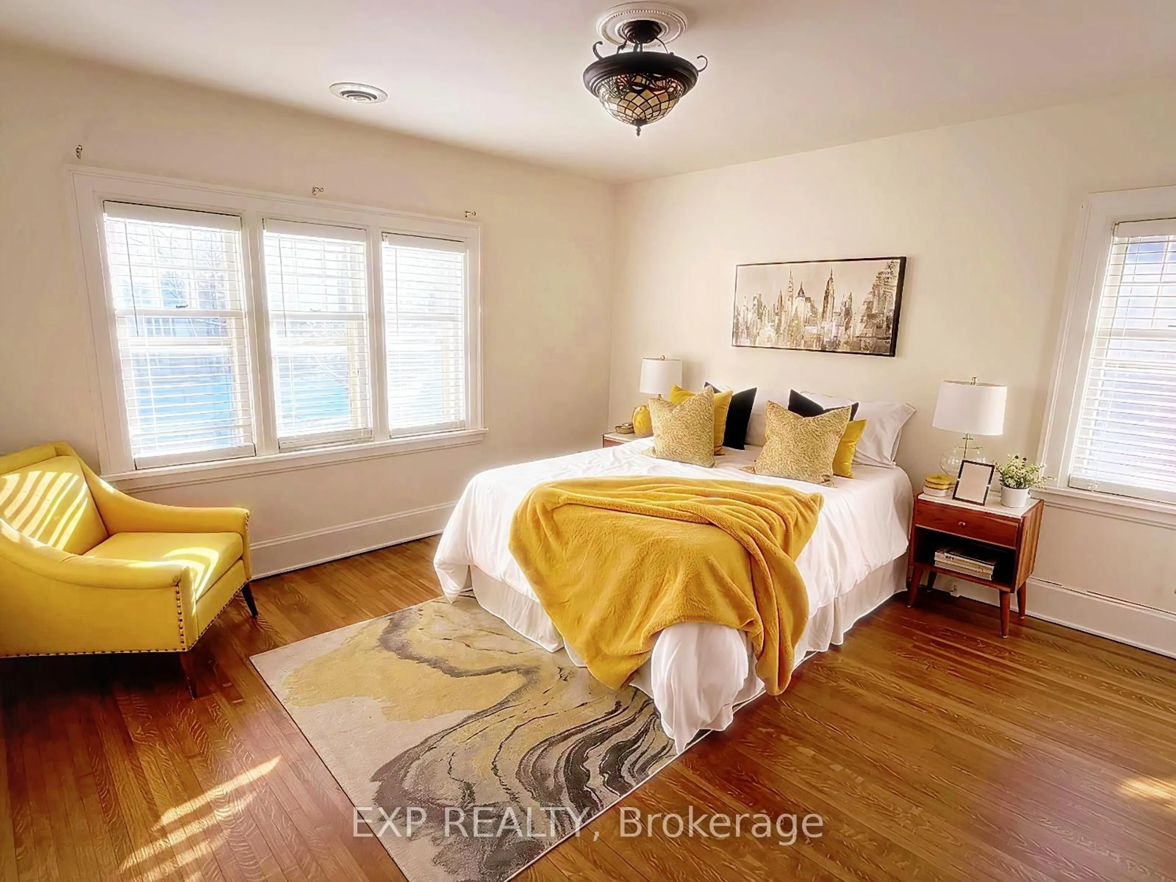 Bedroom with bed, unknown for 376 King St, Oshawa Ontario L1H 1E2