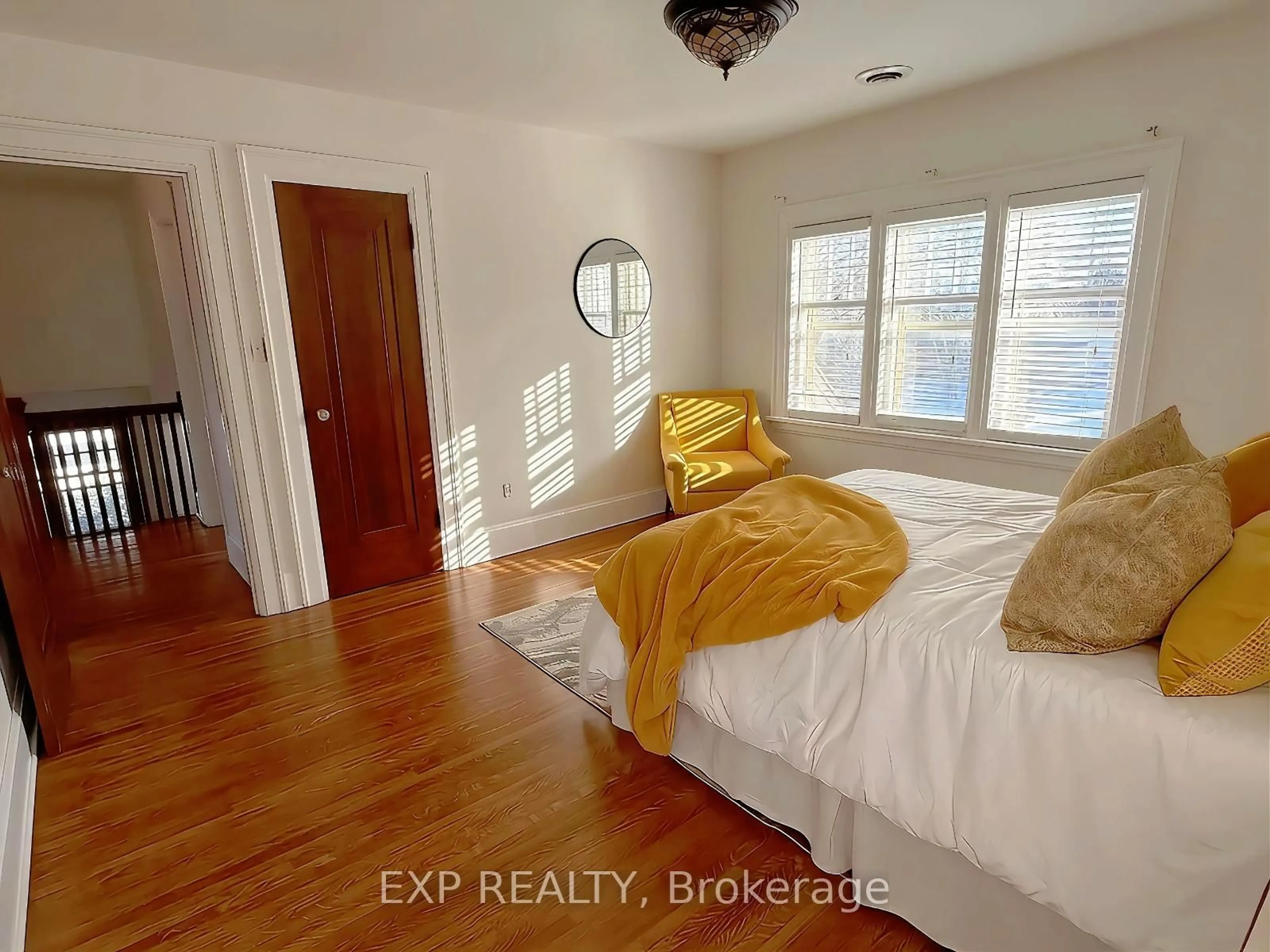 Bedroom with bed, unknown for 376 King St, Oshawa Ontario L1H 1E2