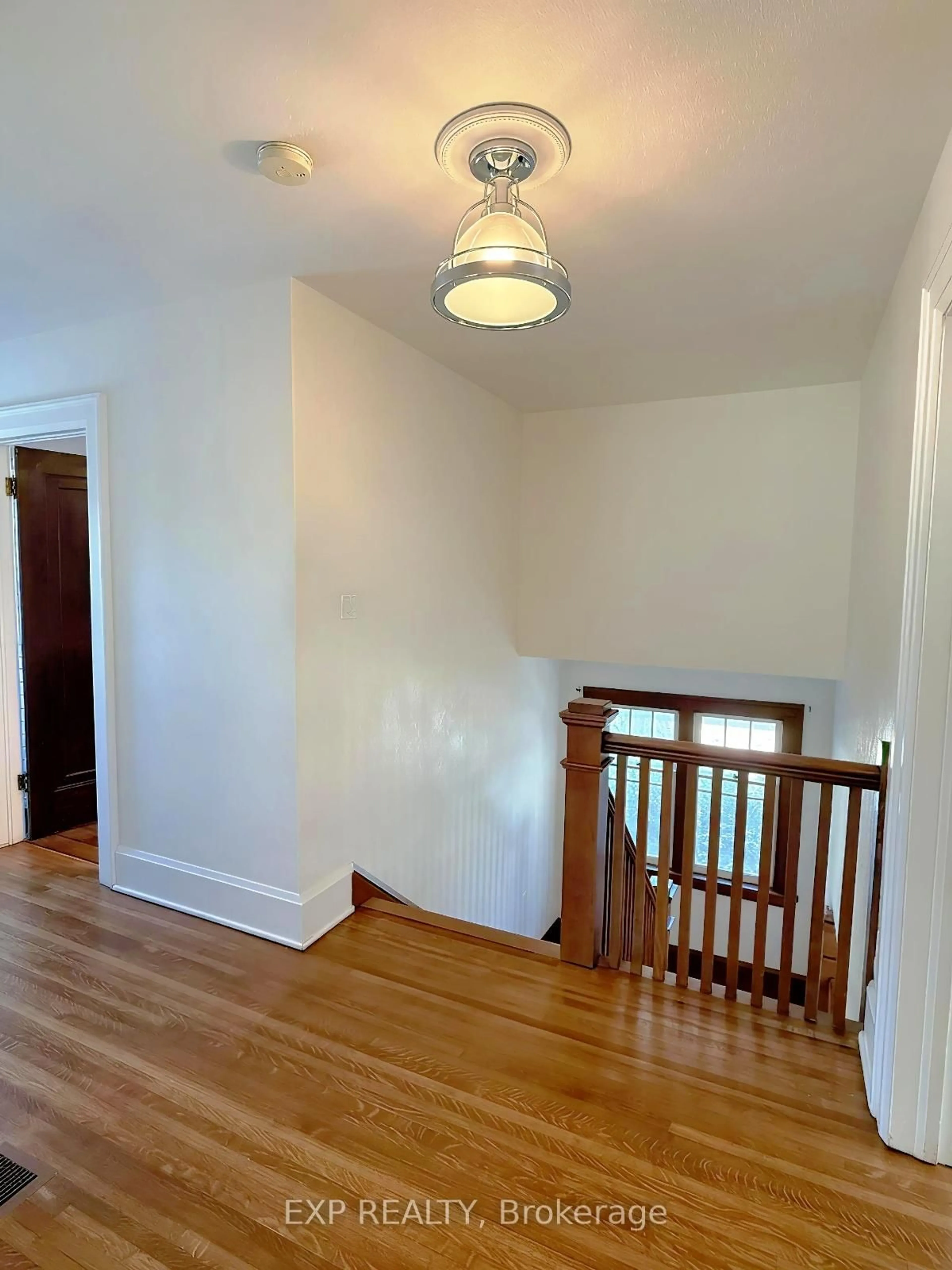 A pic of a room for 376 King St, Oshawa Ontario L1H 1E2