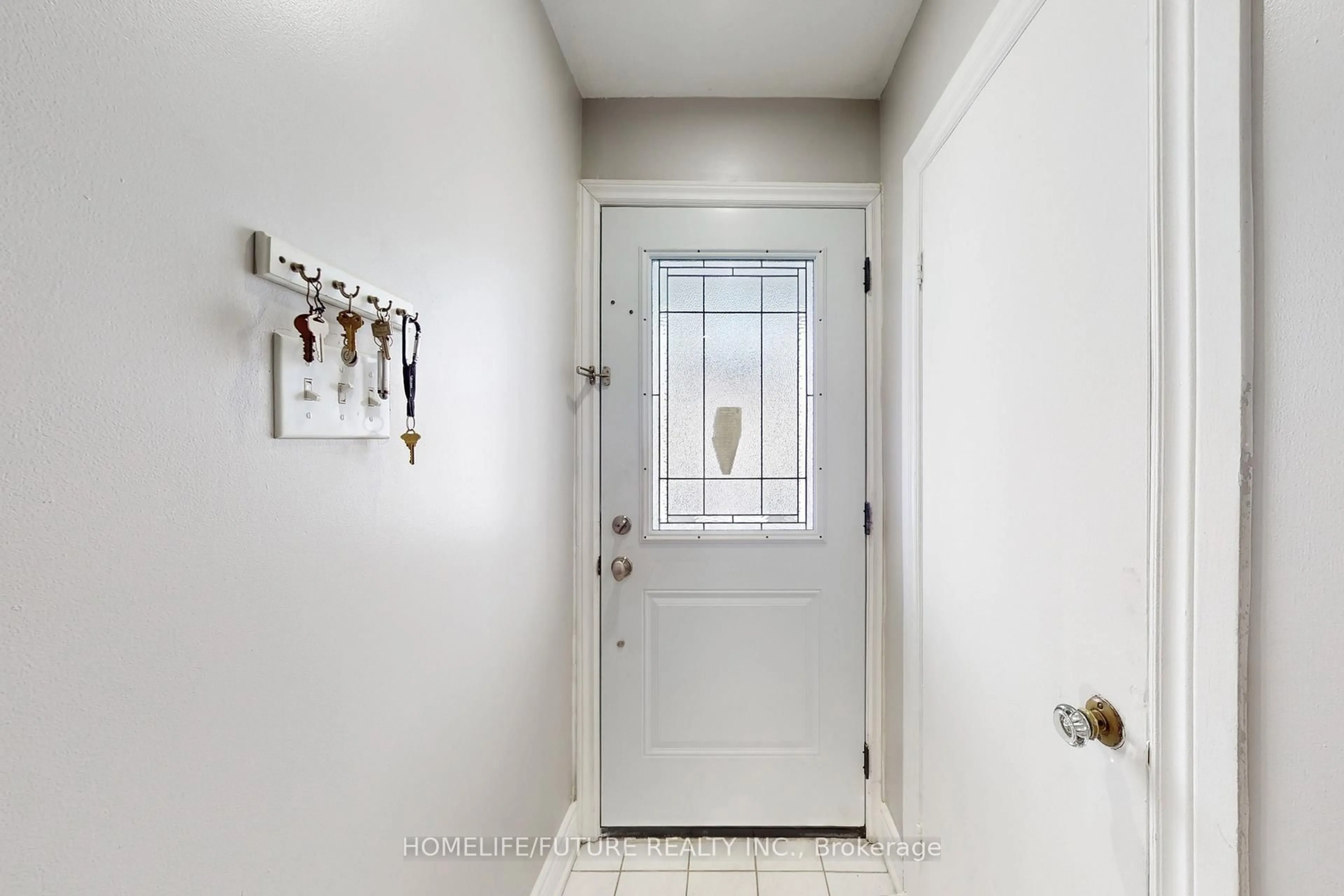 Indoor entryway for 17 Medway Cres, Toronto Ontario M1P 3T7