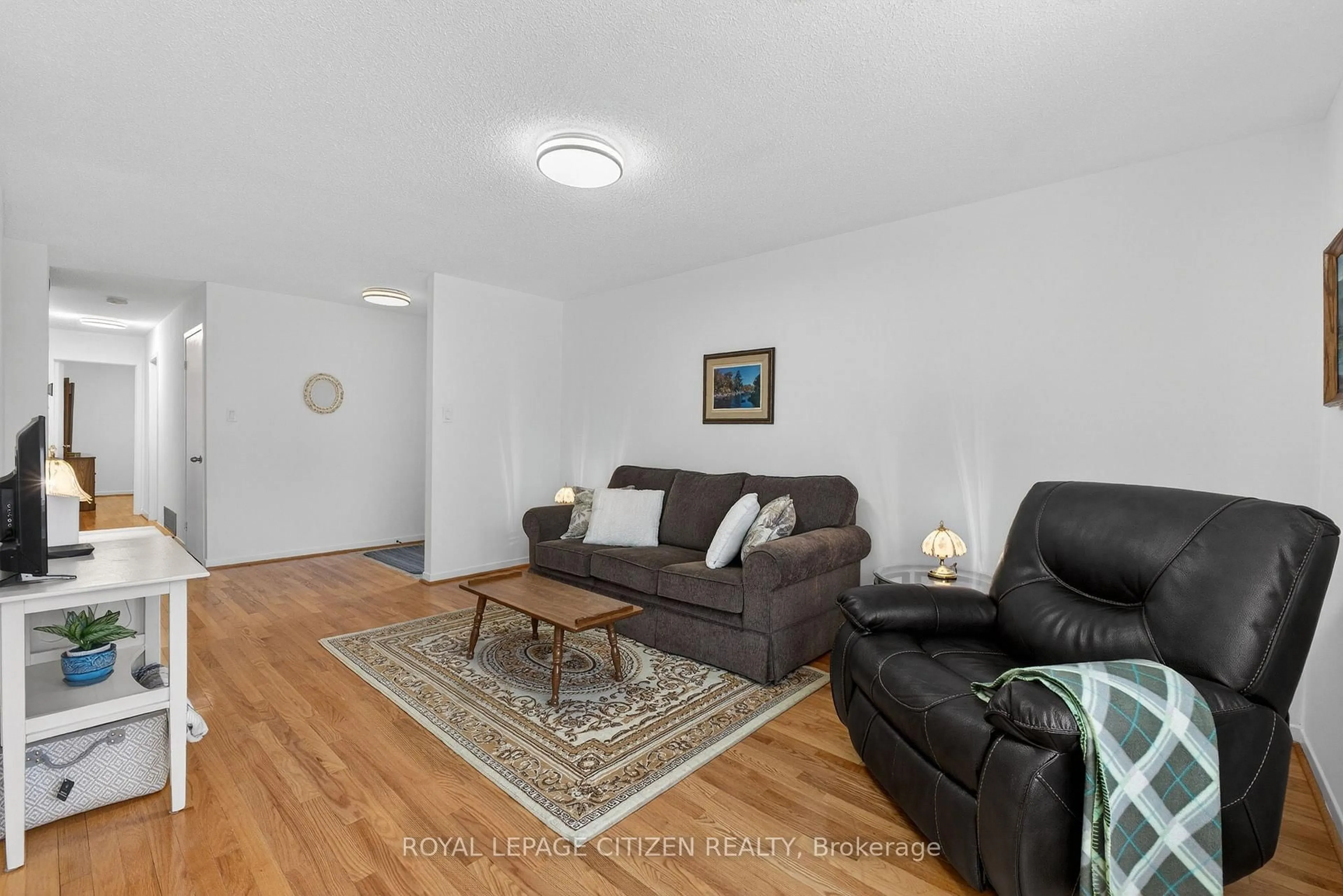 Living room with furniture, unknown for 54 Camberley Crt, Toronto Ontario M1B 2S6