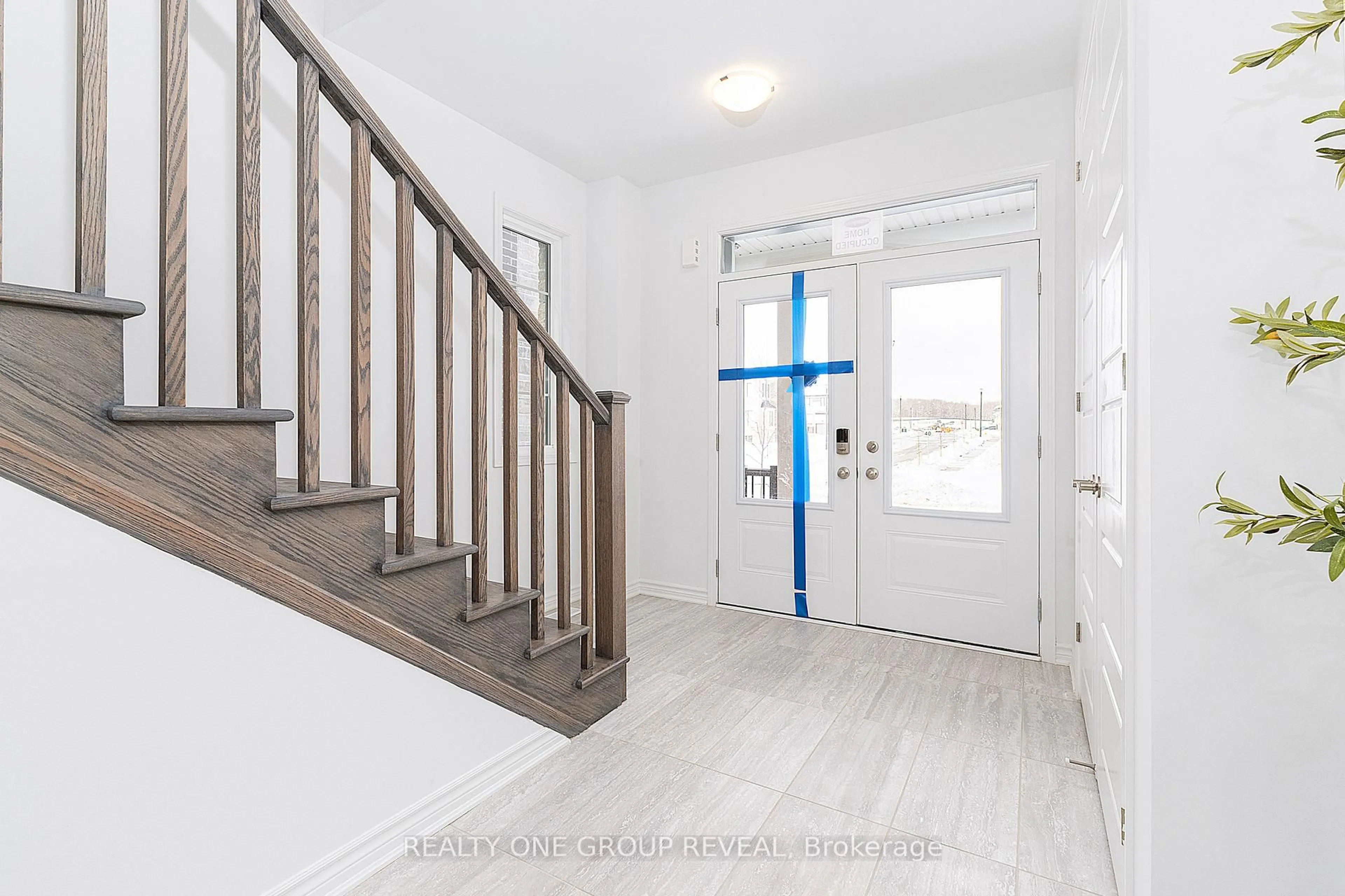 Indoor entryway for 3352 Marchington Sq, Pickering Ontario L1X 0N1