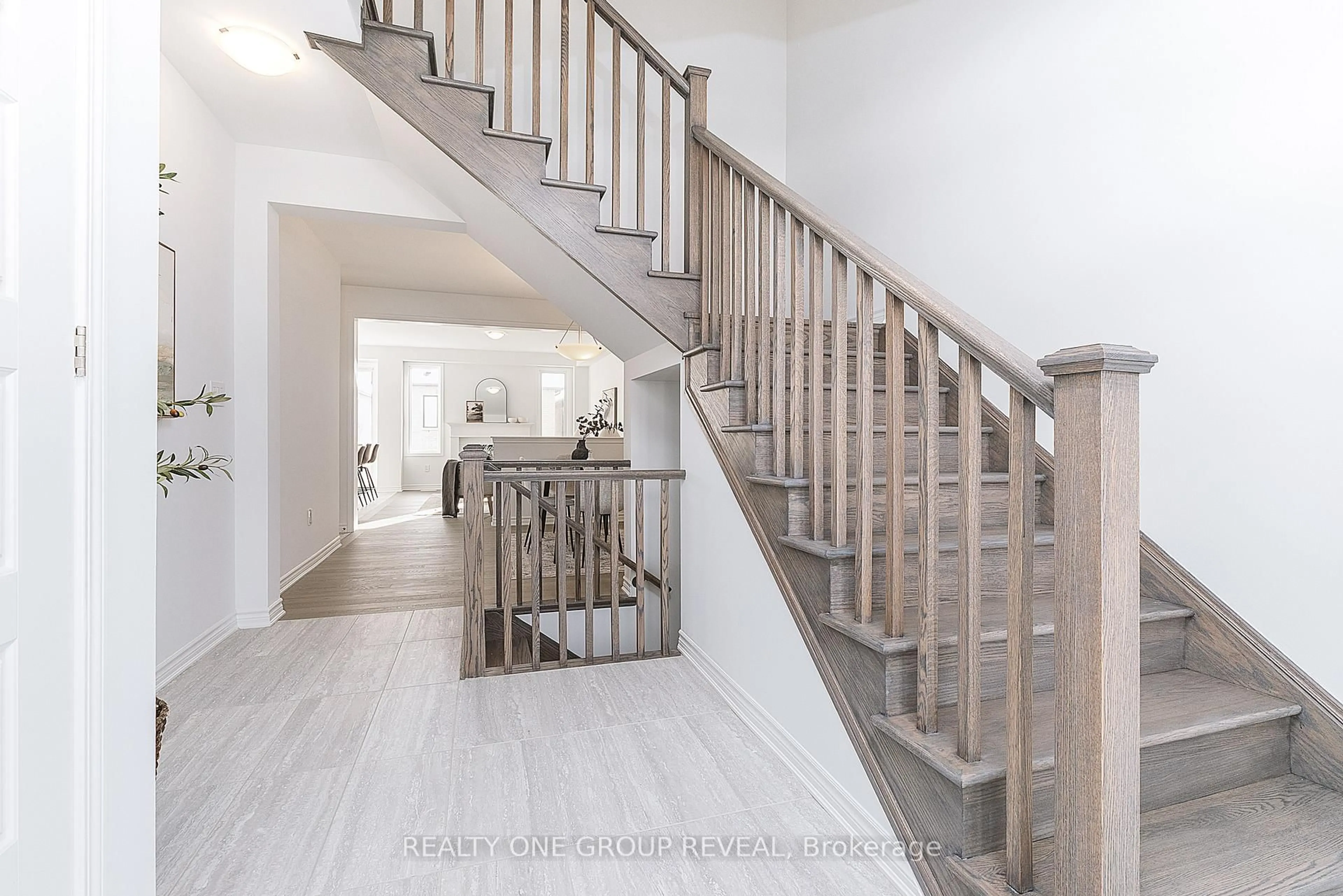 Stairs for 3352 Marchington Sq, Pickering Ontario L1X 0N1