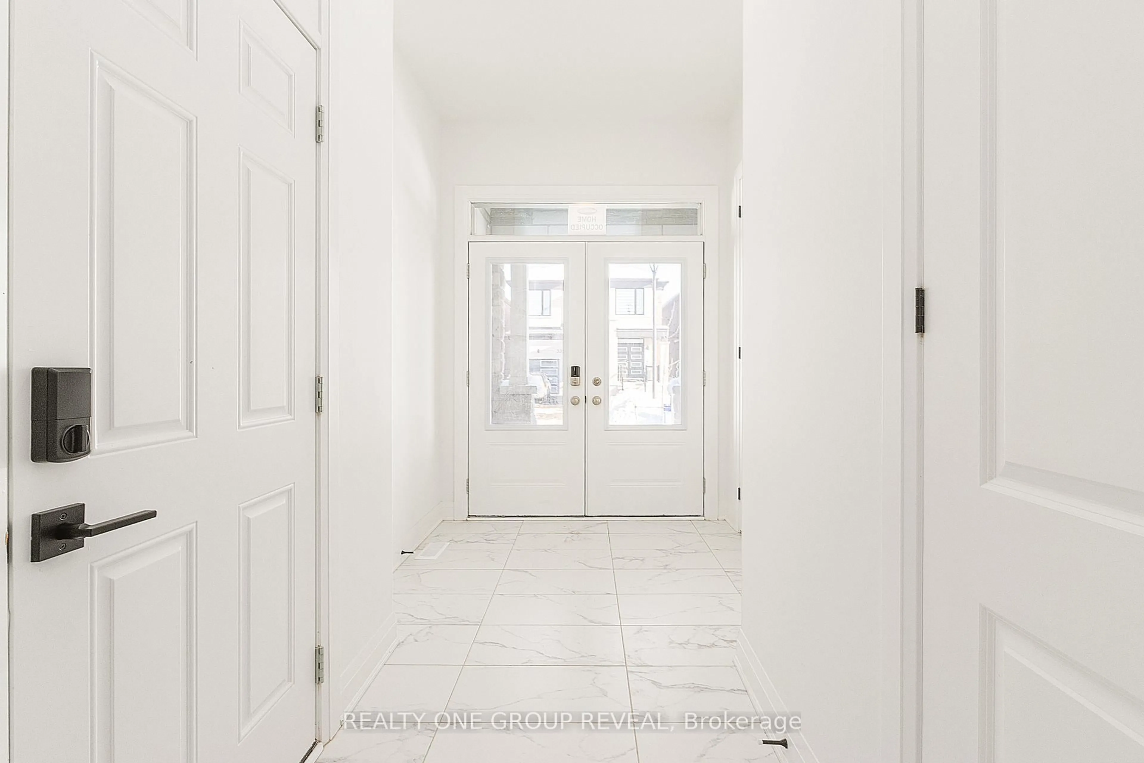 Indoor entryway for 3312 Marchington Sq, Pickering Ontario L1X 0N1