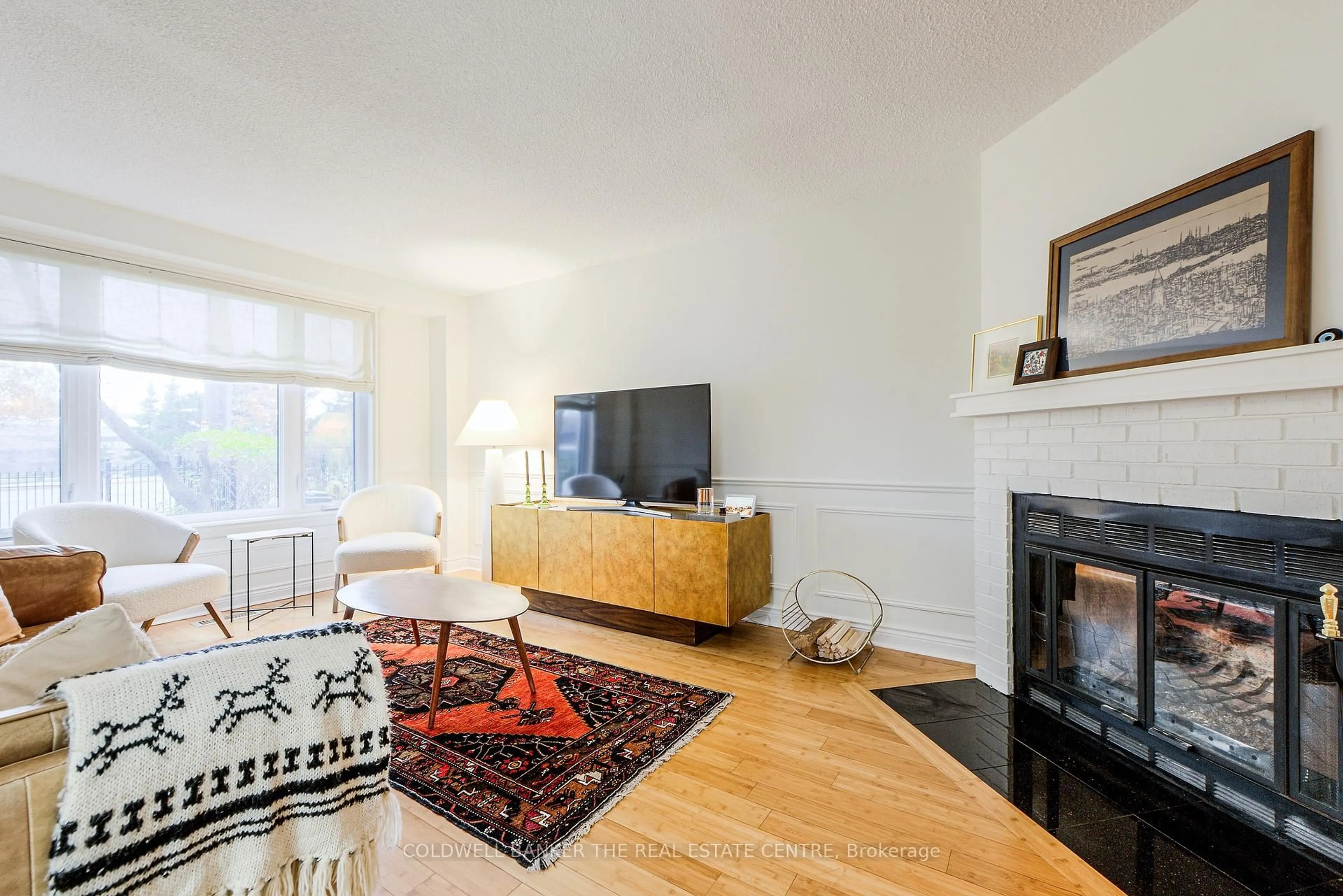 Living room with furniture, wood/laminate floor for 45 Birchmount Rd #6, Toronto Ontario M1N 3J5