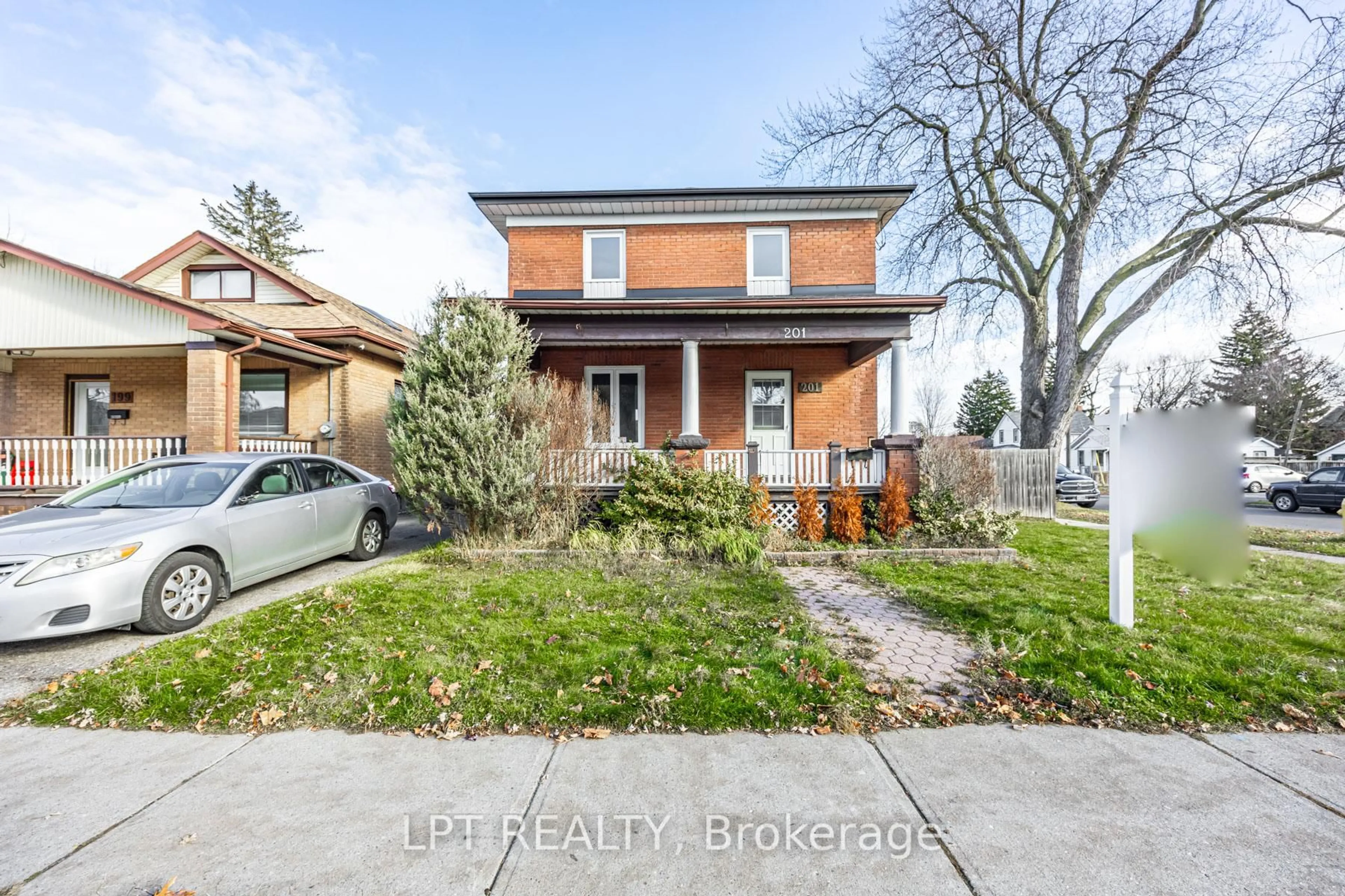 Home with brick exterior material, street for 201 Ritson Rd, Oshawa Ontario L1H 5H6