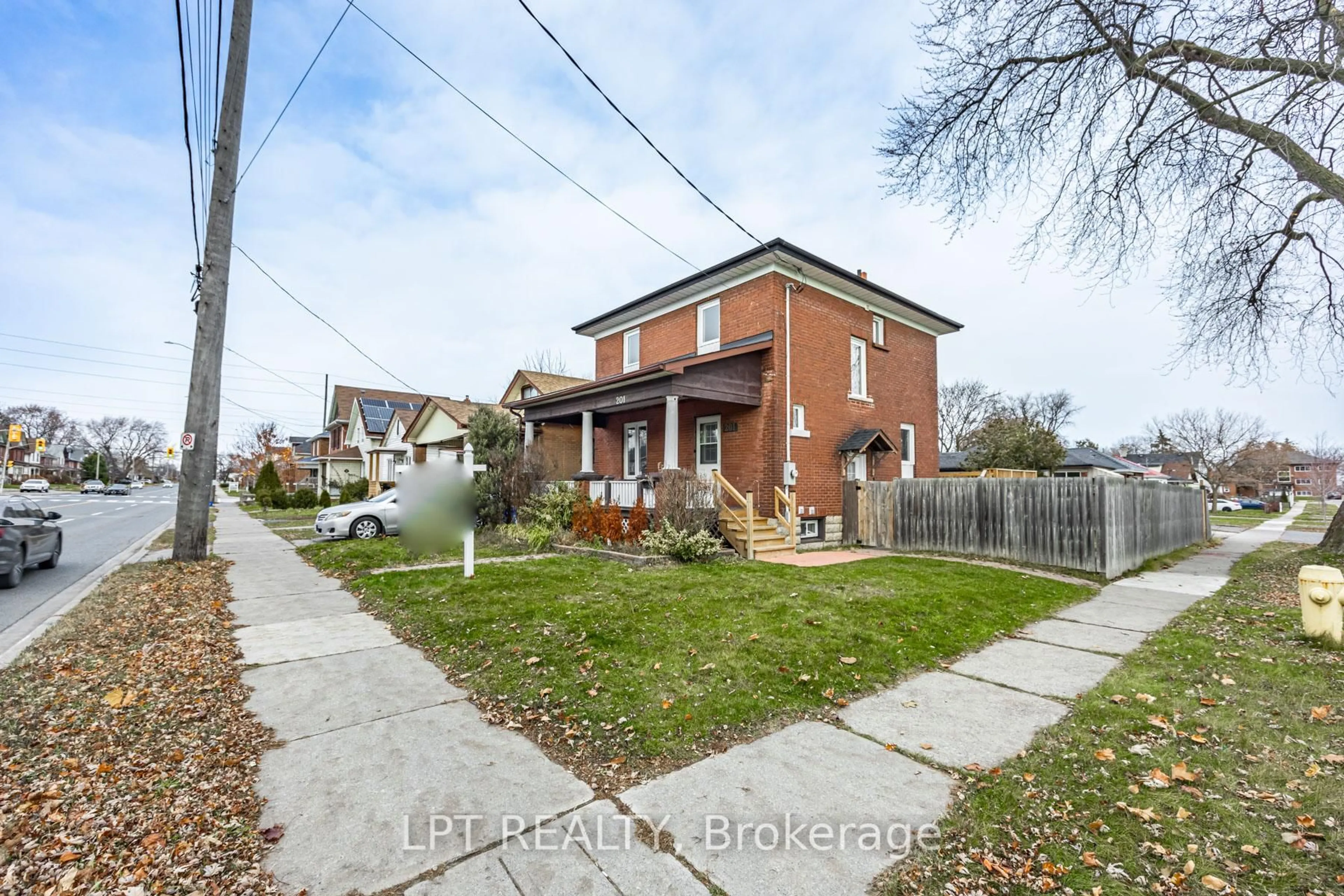 Home with brick exterior material, street for 201 Ritson Rd, Oshawa Ontario L1H 5H6