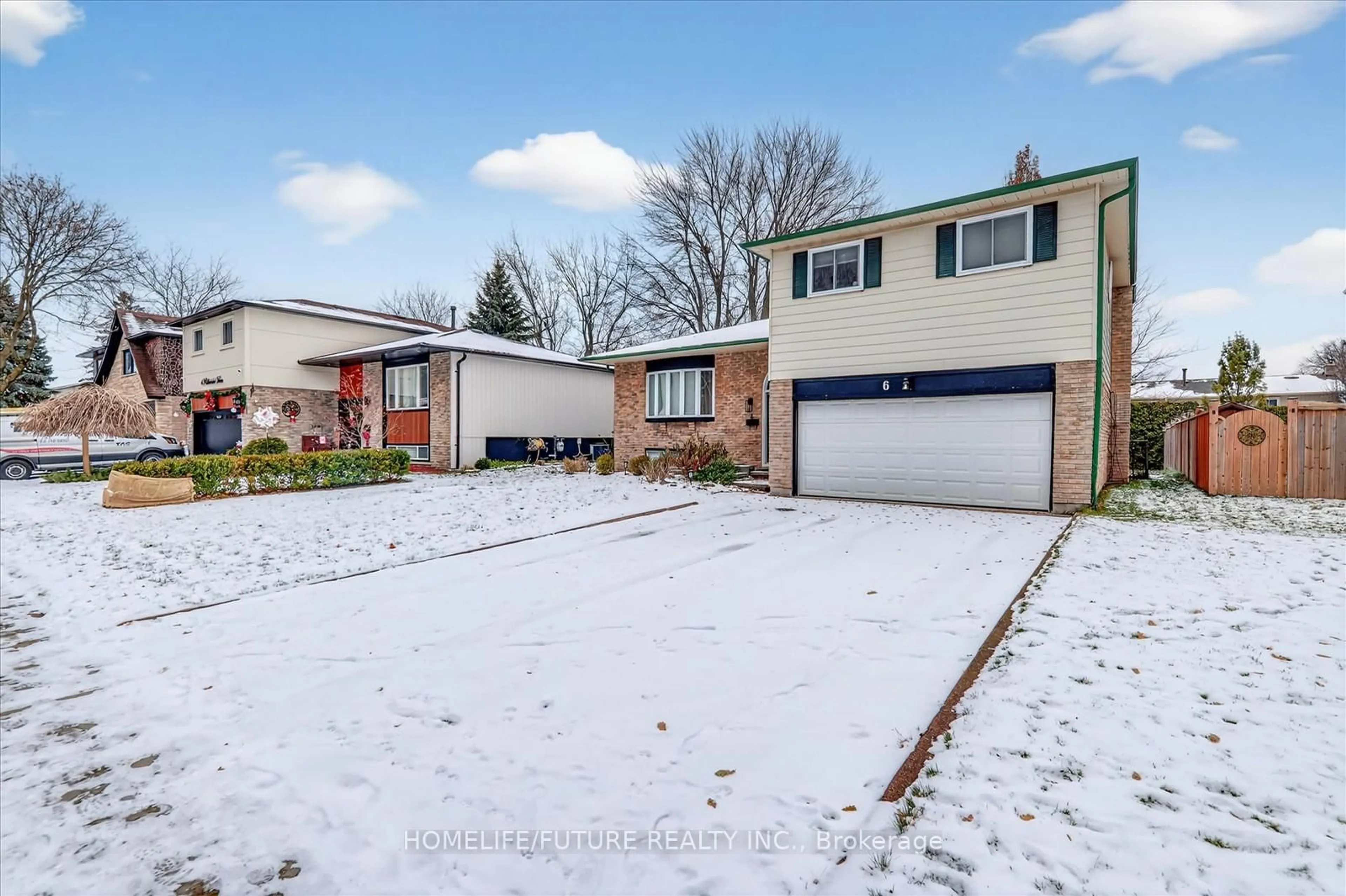 A pic from outside/outdoor area/front of a property/back of a property/a pic from drone, street for 6 Ribblesdale Dr, Whitby Ontario L1N 6K6