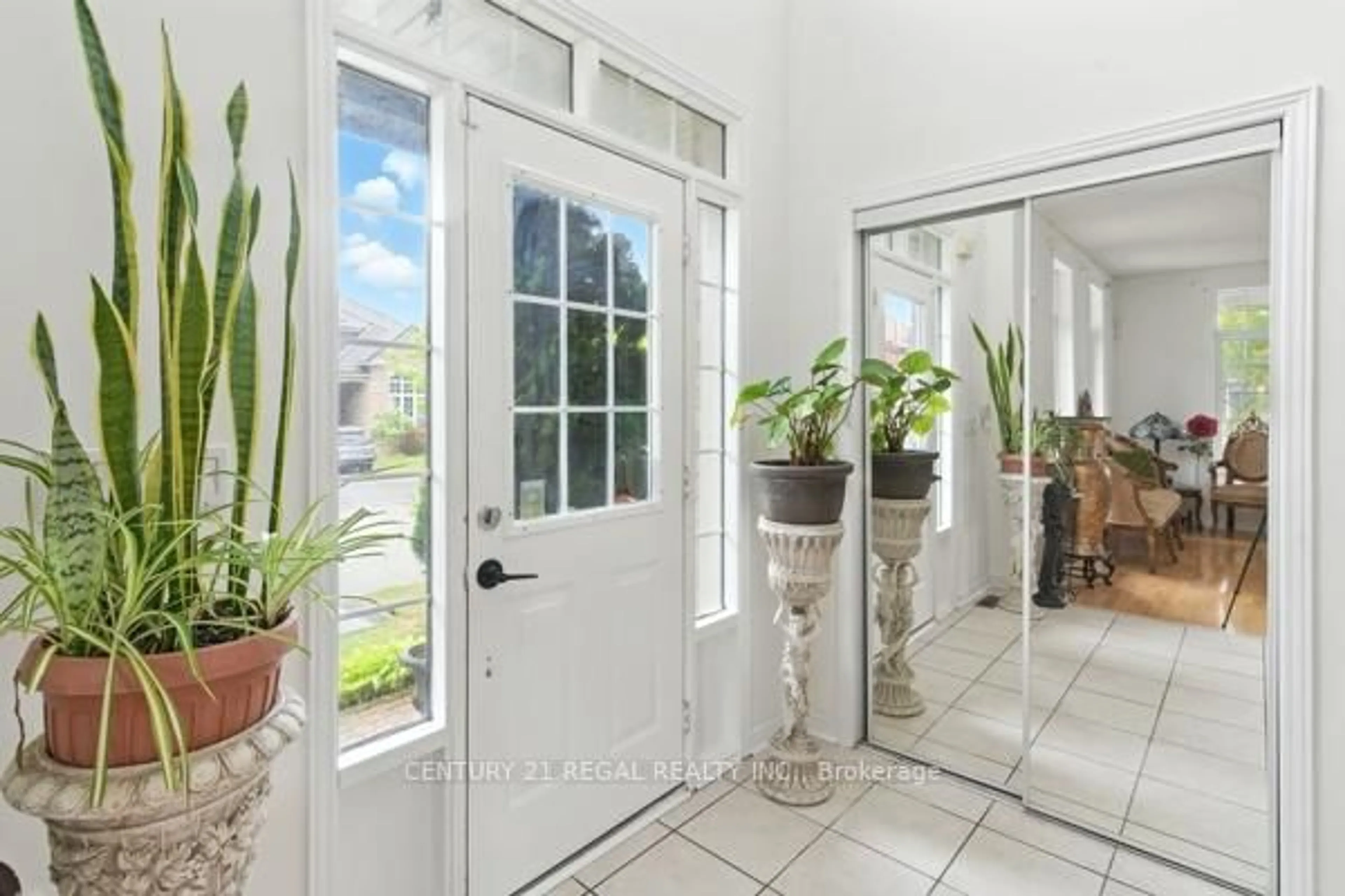 Indoor entryway for 3 Osprey Crt, Toronto Ontario M1X 1T5