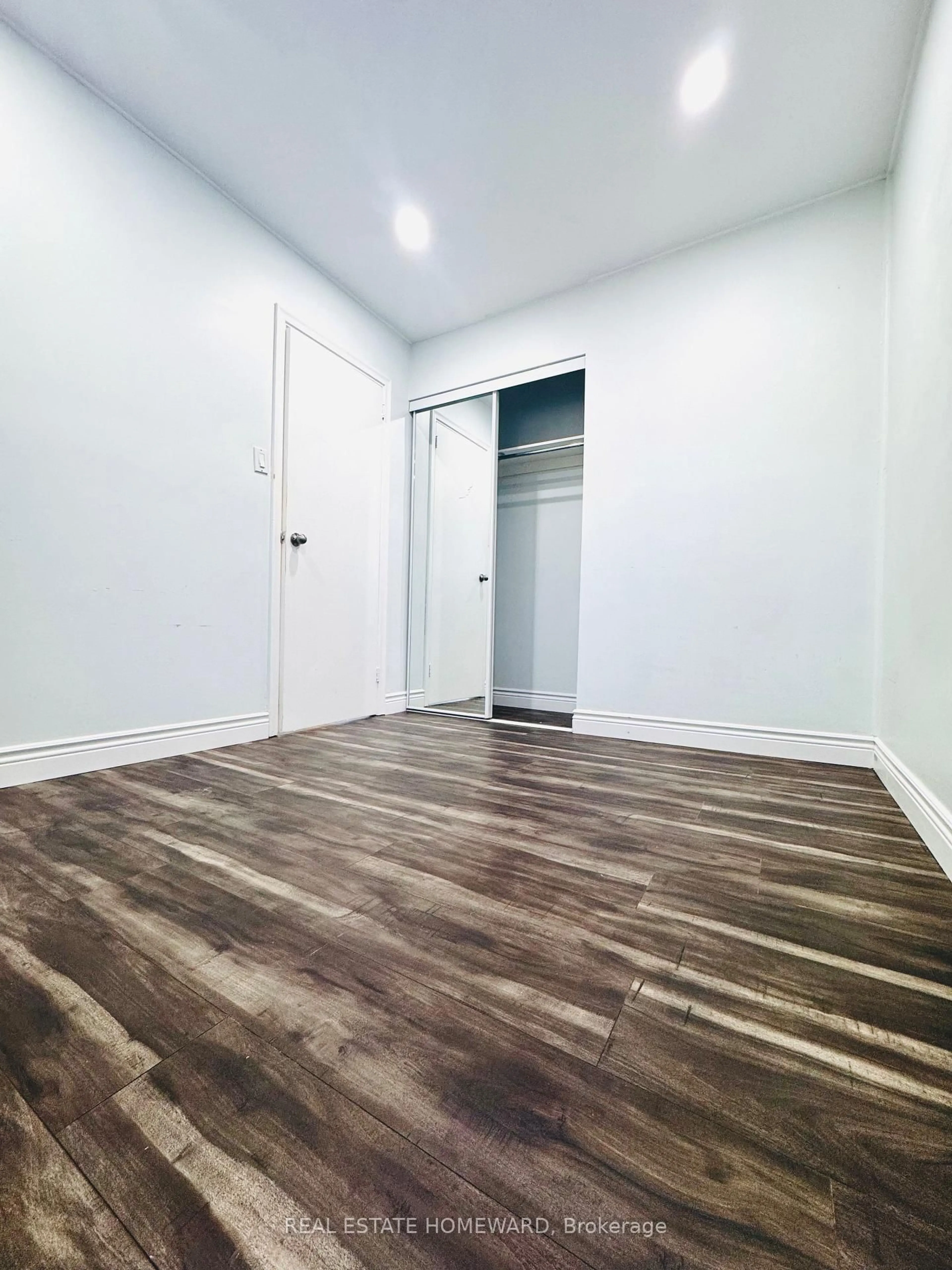 A pic of a room for 13 Pine St, Ajax Ontario L1S 1X8