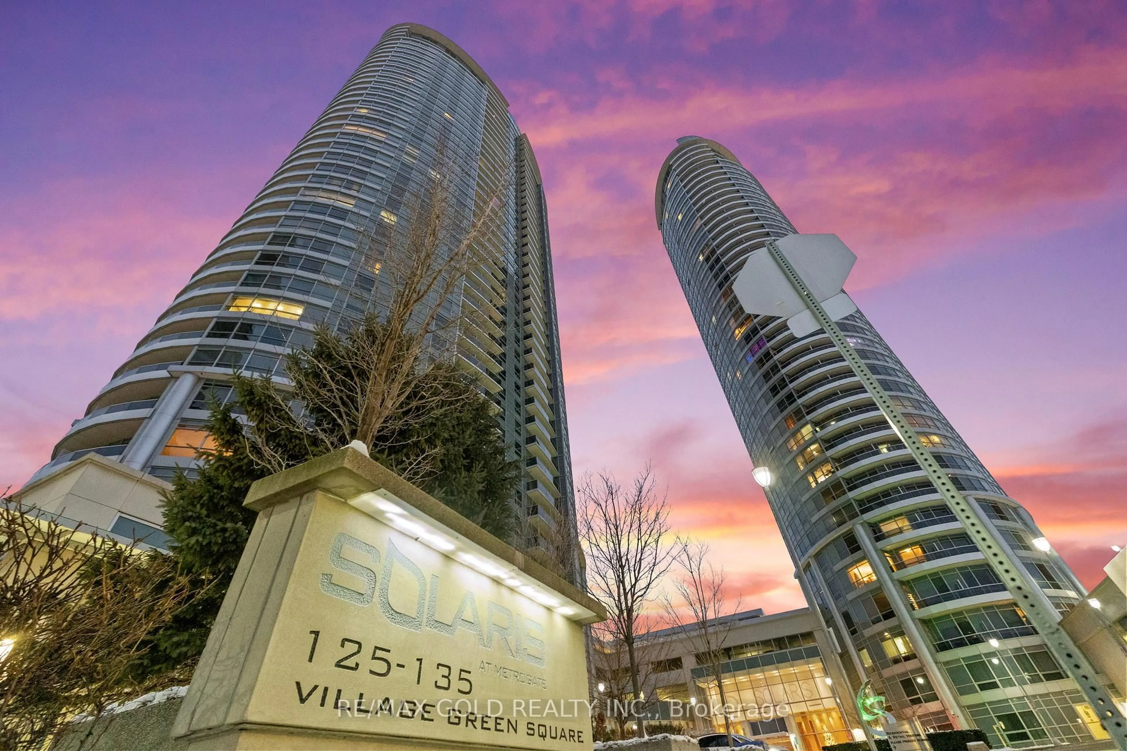 Indoor foyer for 135 Village Green Sq #2518, Toronto Ontario M1S 0G4