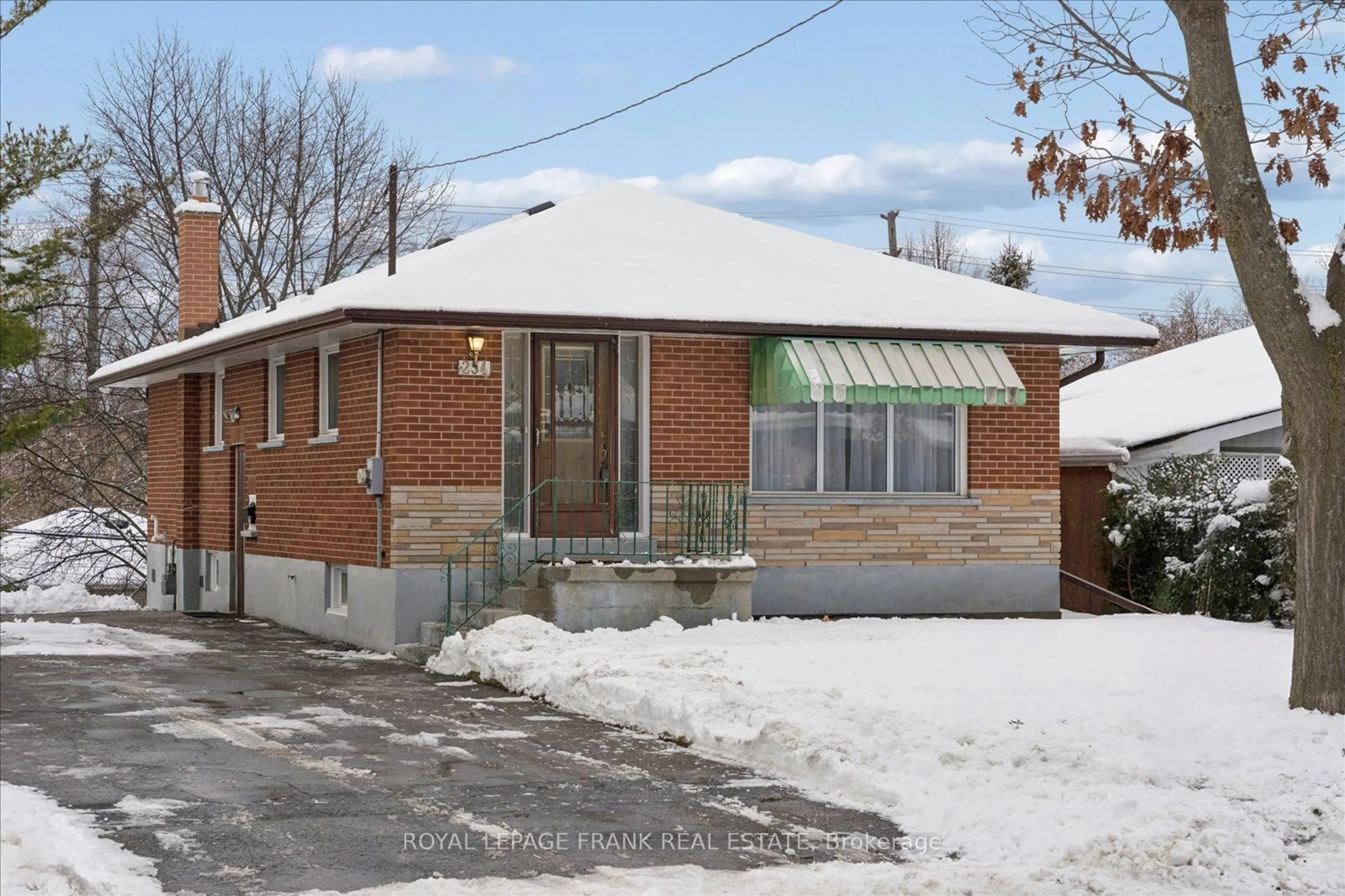 Home with brick exterior material, street for 254 Dover St, Oshawa Ontario L1G 6G4