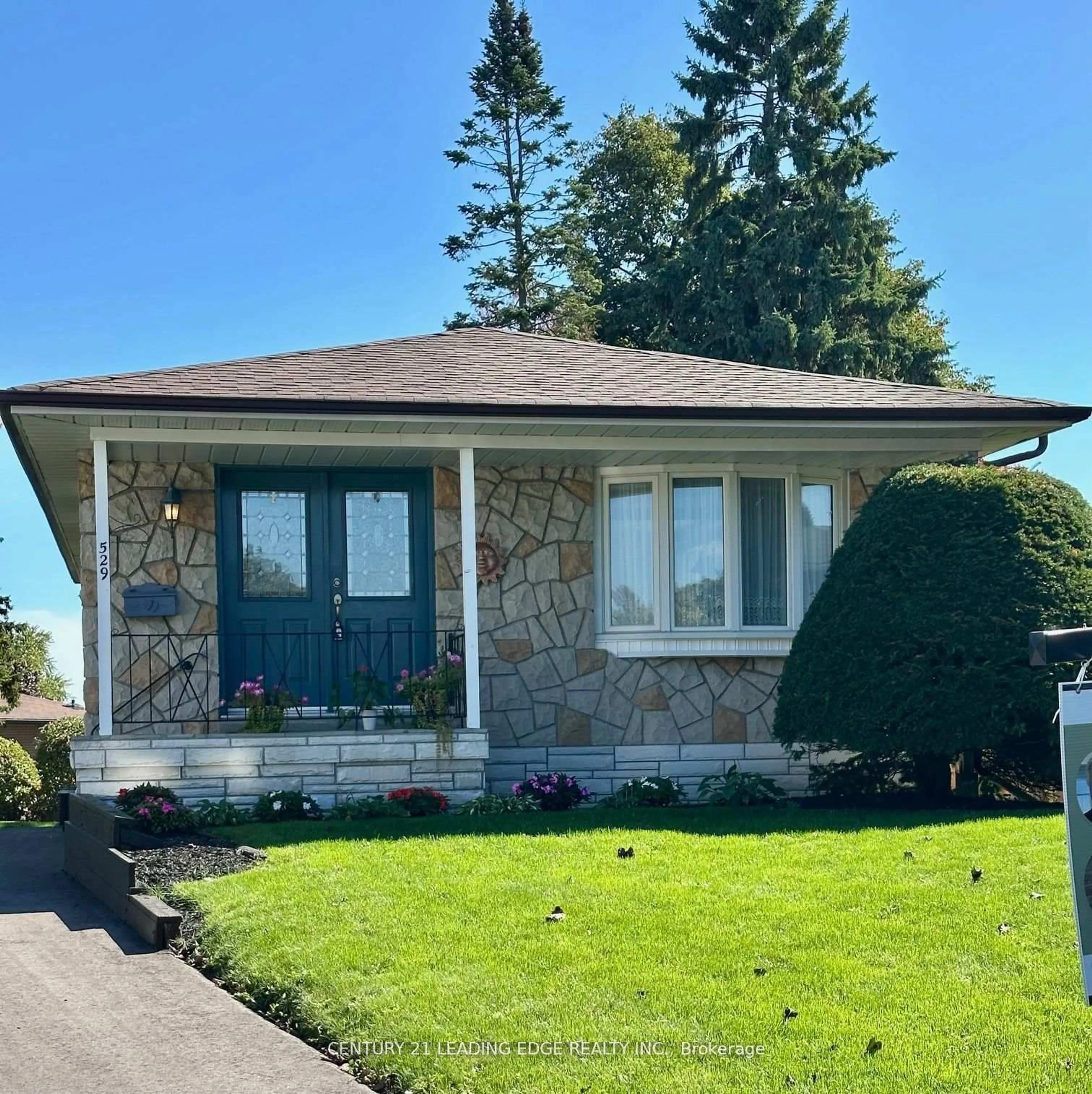 Home with brick exterior material, unknown for 529 Carman Crt, Oshawa Ontario L1H 6K5