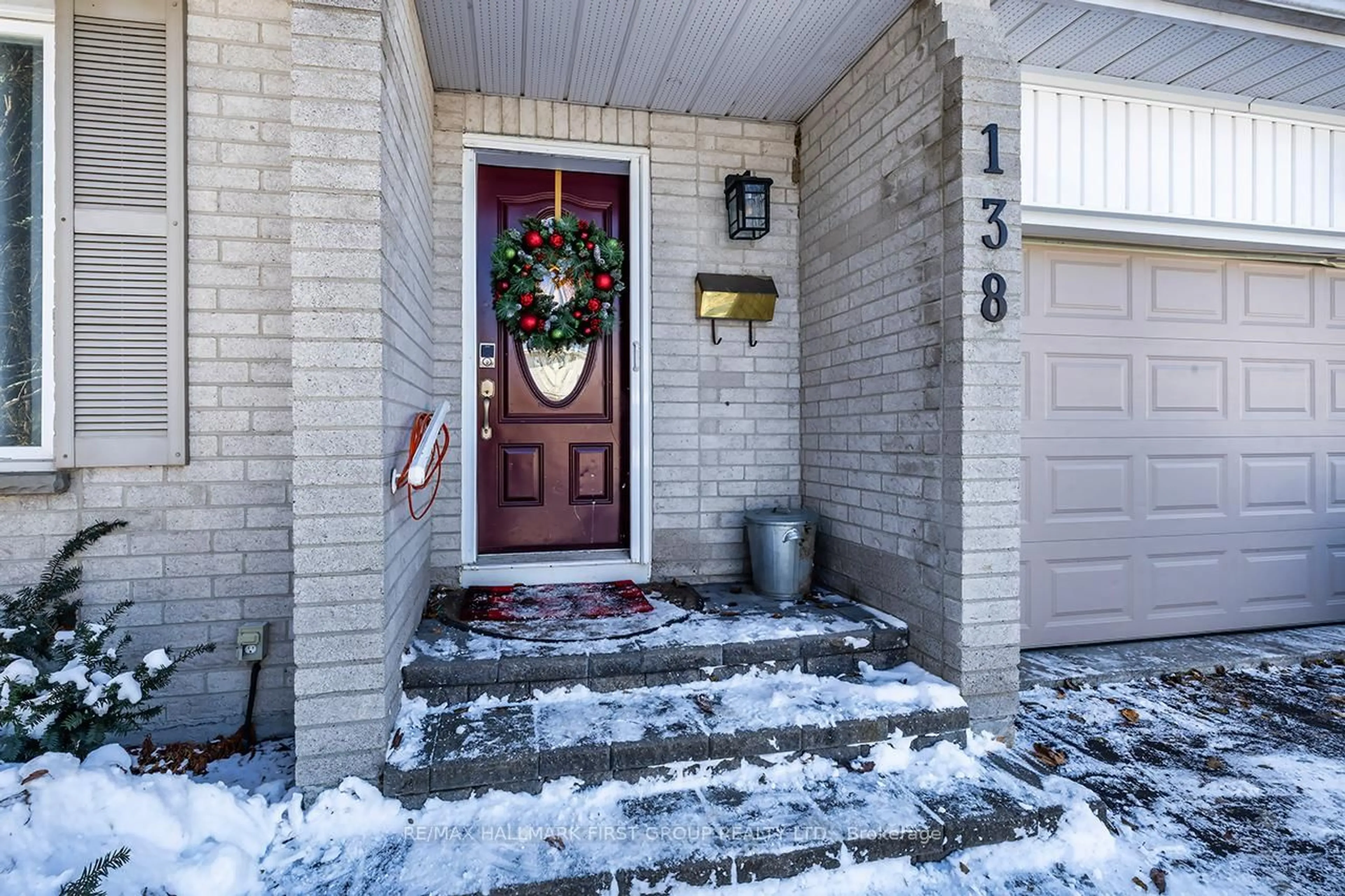 Indoor entryway for 138 Orchard Heights Dr, Clarington Ontario L1B 1J7
