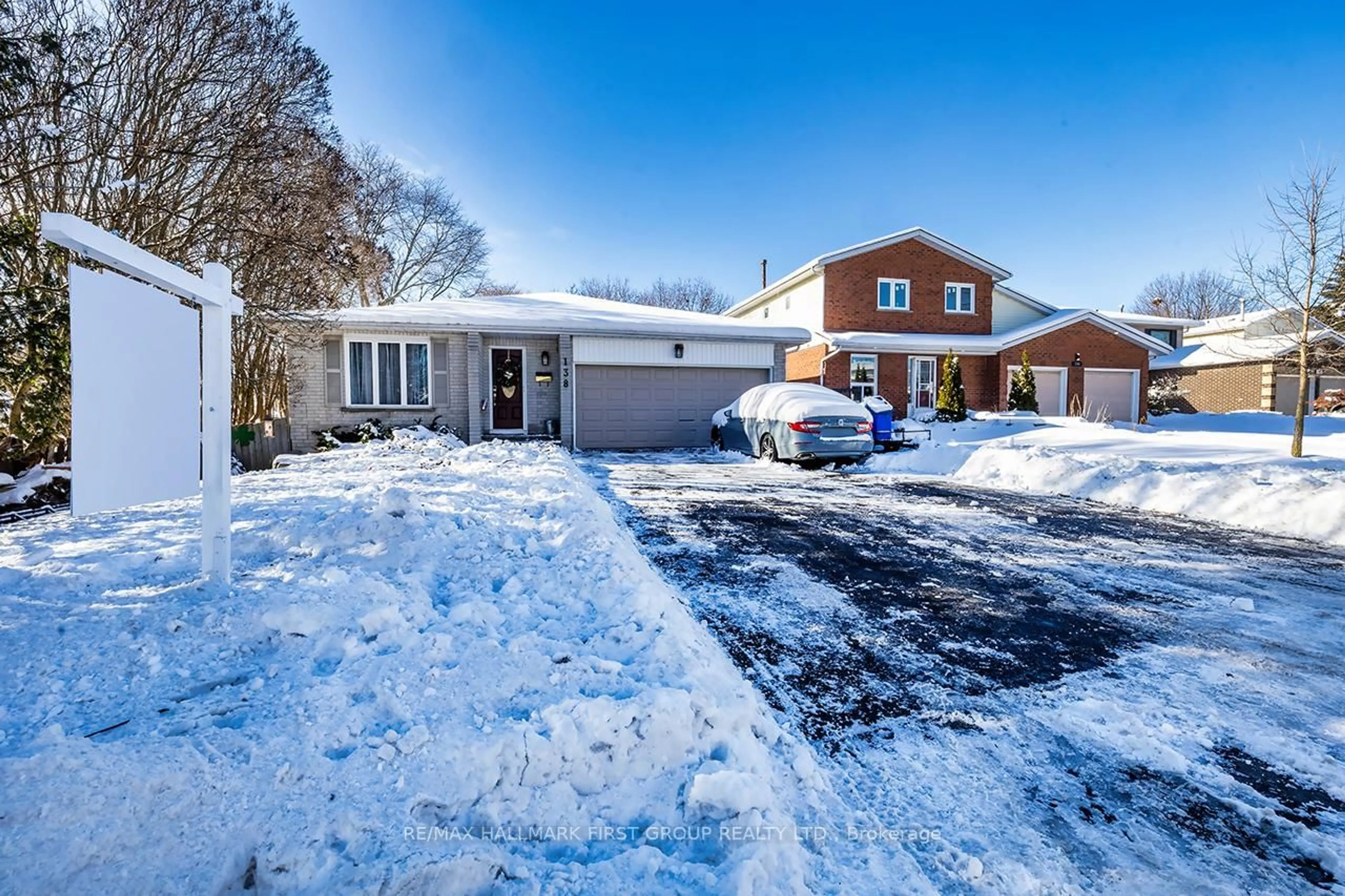 A pic from outside/outdoor area/front of a property/back of a property/a pic from drone, street for 138 Orchard Heights Dr, Clarington Ontario L1B 1J7