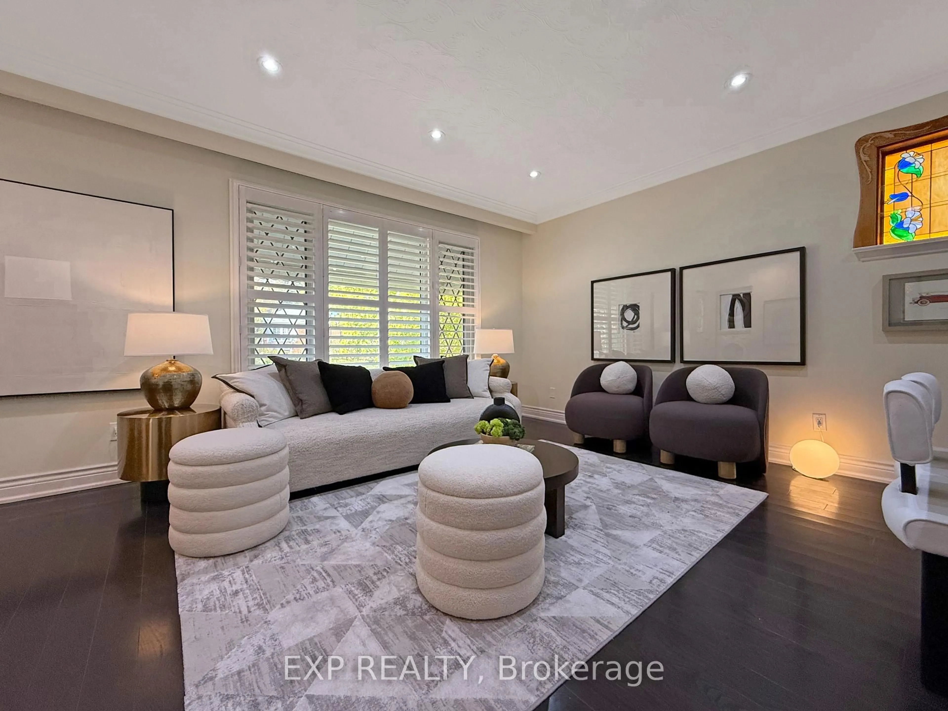 Living room with furniture, unknown for 81 Meldazy Dr, Toronto Ontario M1P 4G2