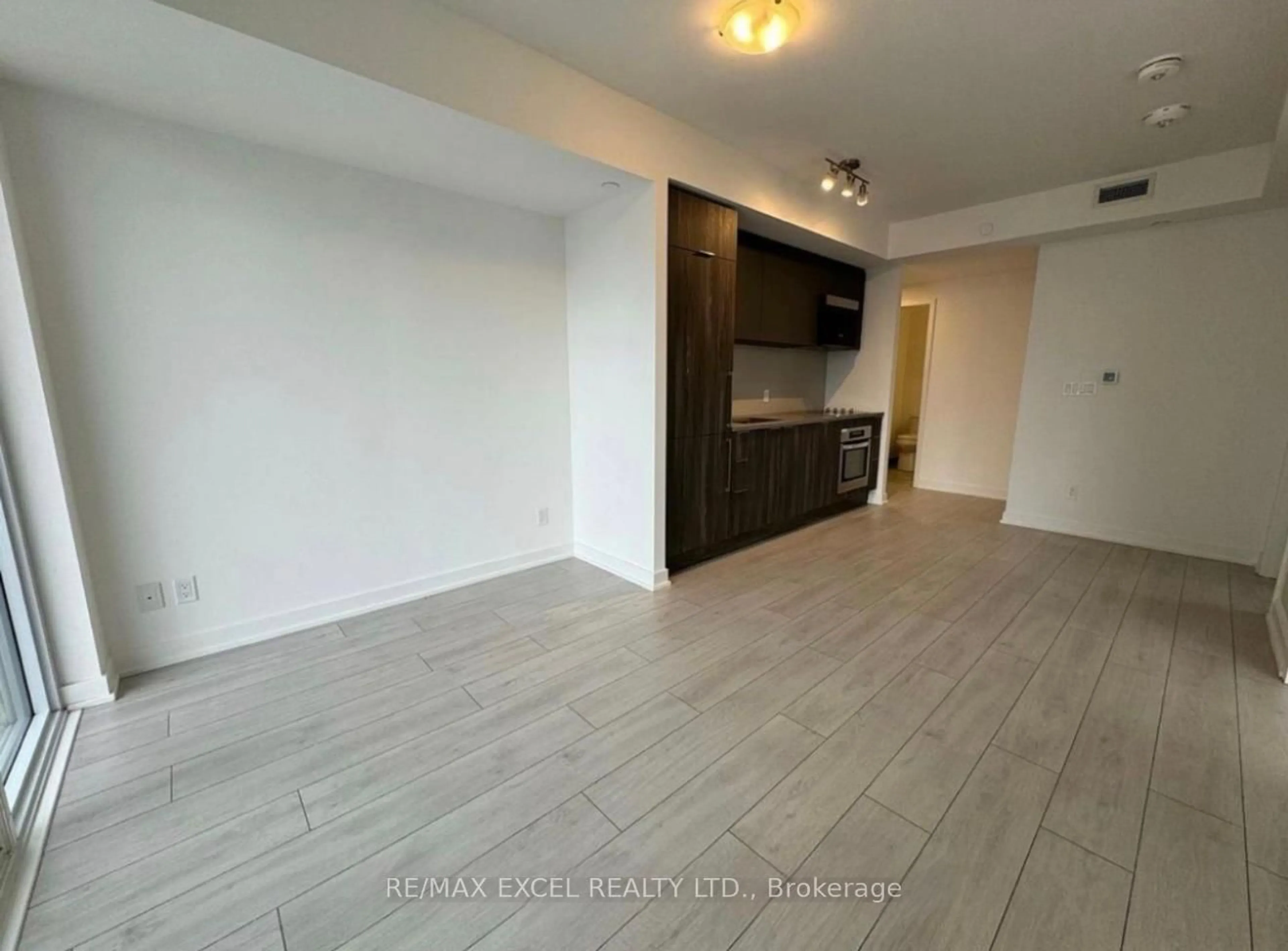 A pic of a room for 2031 Kennedy Rd #3121, Toronto Ontario M1T 0B8