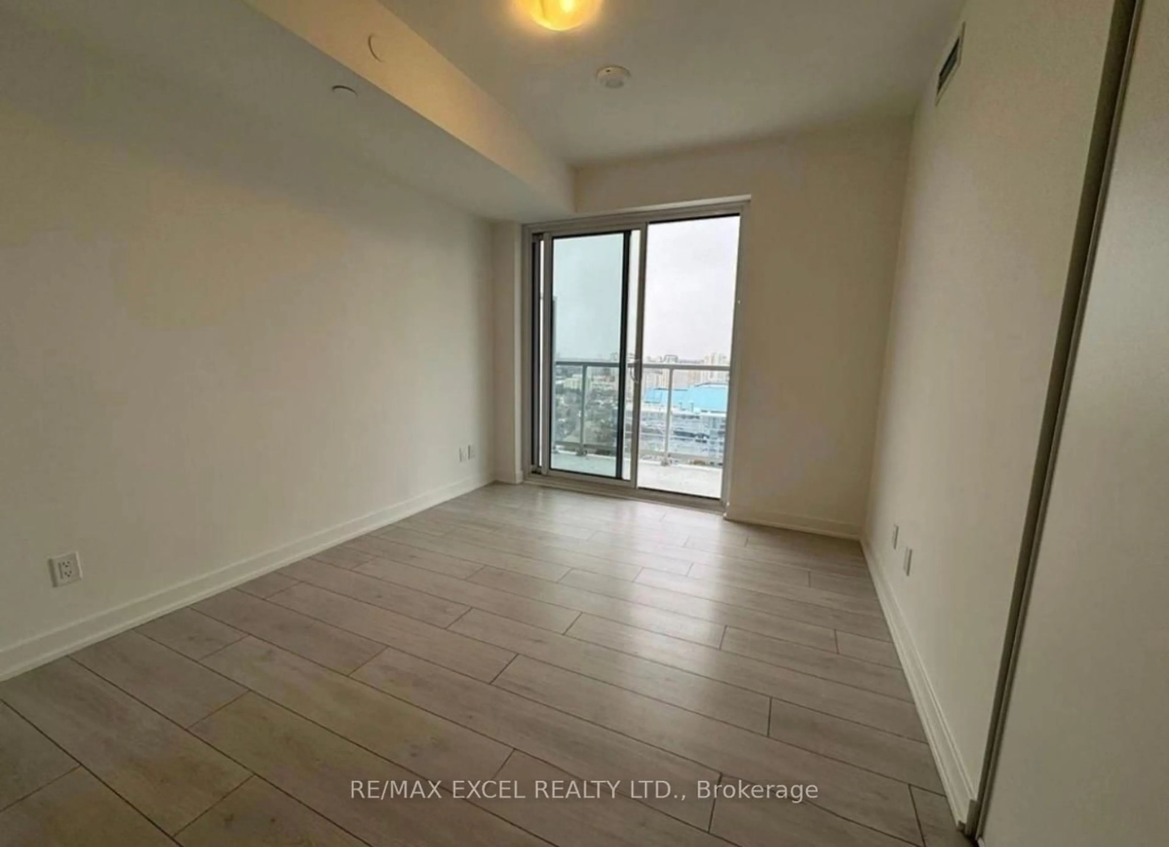 A pic of a room for 2031 Kennedy Rd #3121, Toronto Ontario M1T 0B8