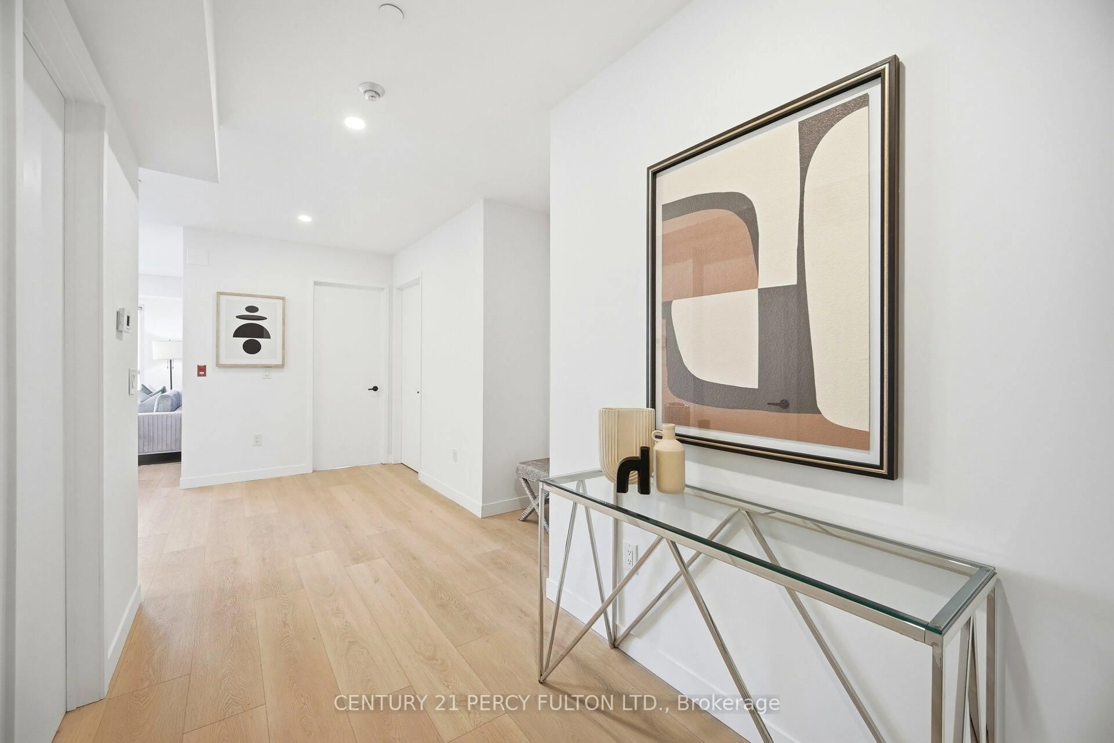 Indoor entryway for 61 Orchard Park Dr #202, Toronto Ontario M1E 0C8