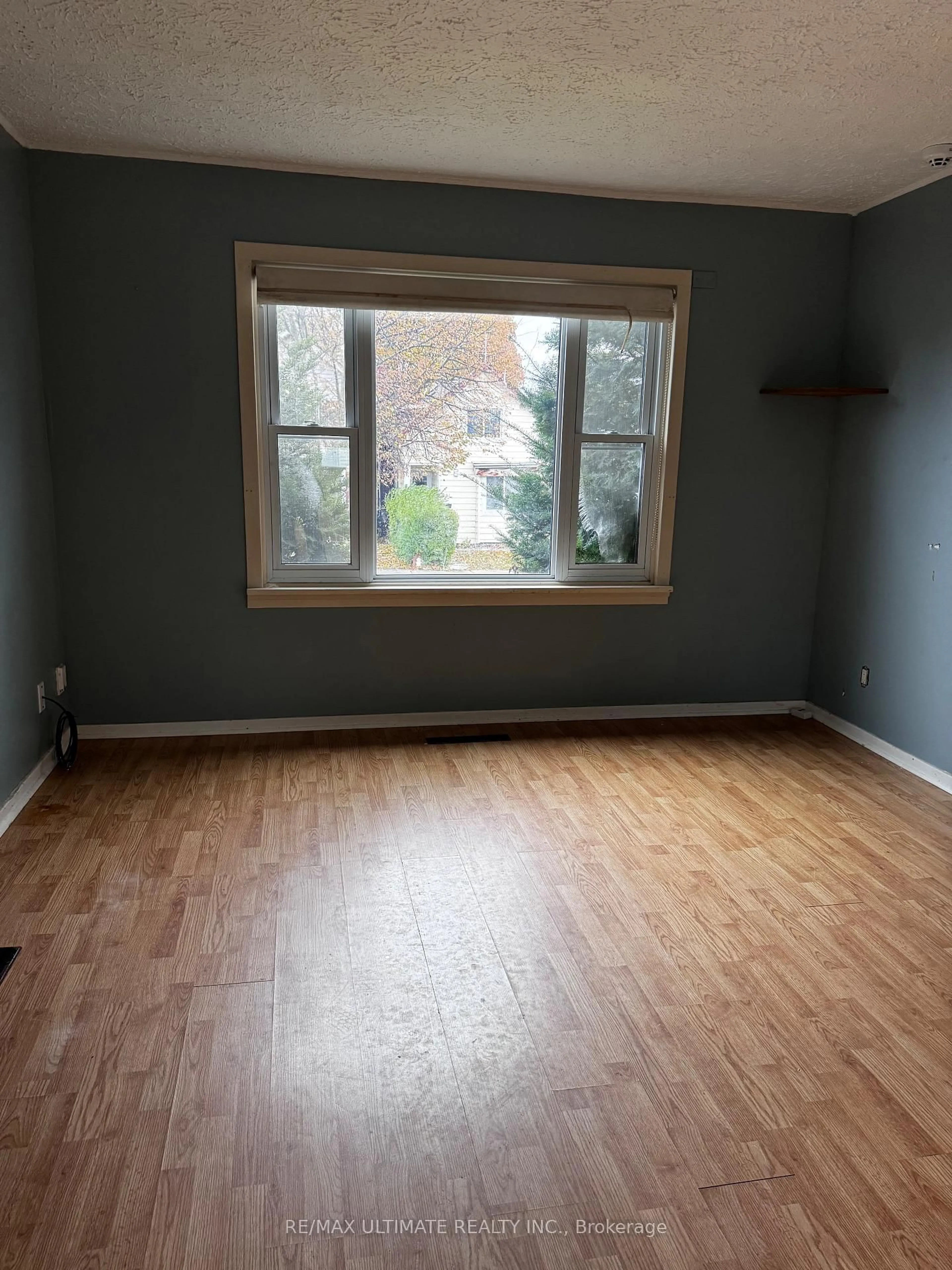 A pic of a room for 202 Nassau St, Oshawa Ontario L1J 4A5