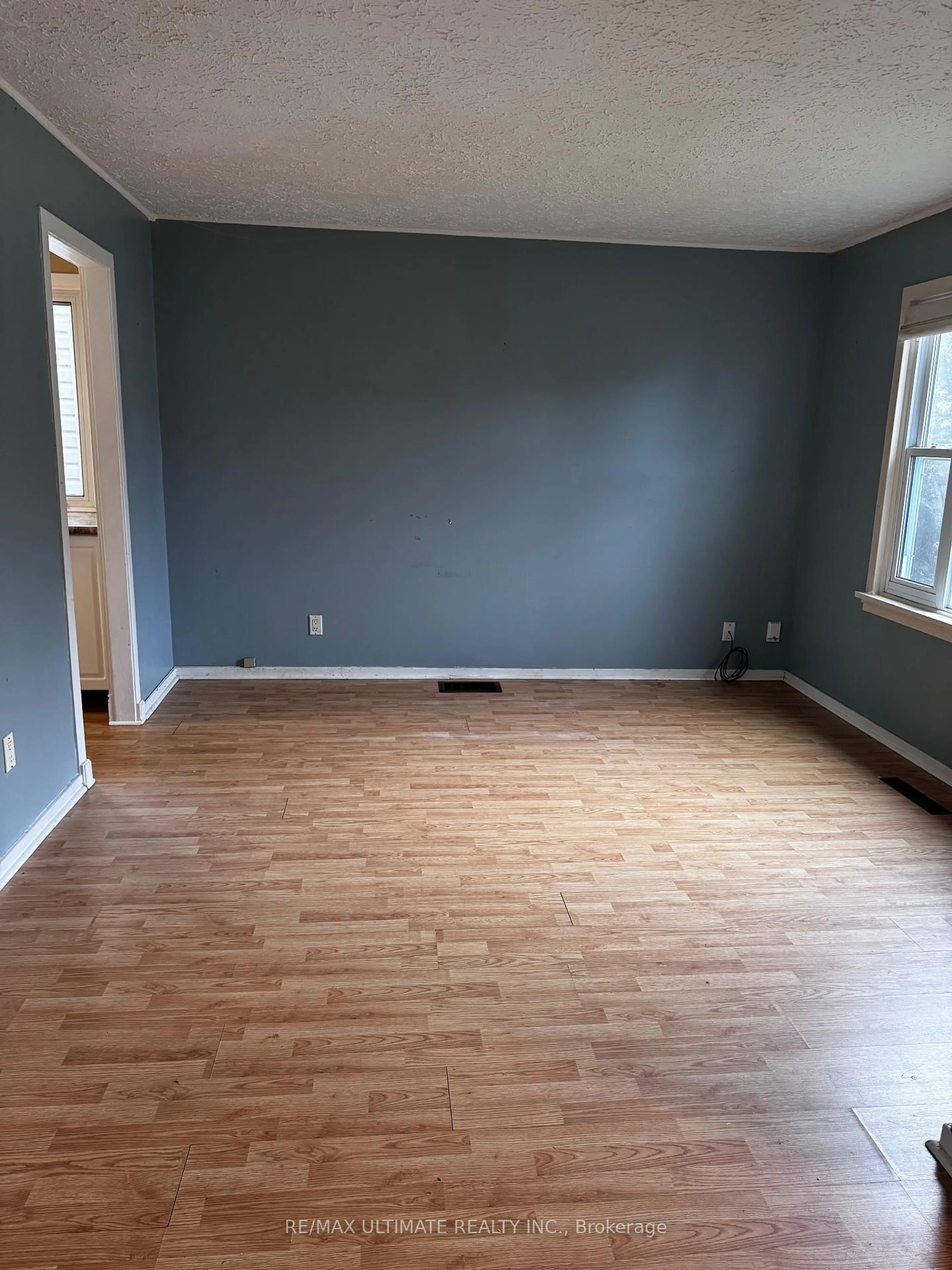 A pic of a room for 202 Nassau St, Oshawa Ontario L1J 4A5