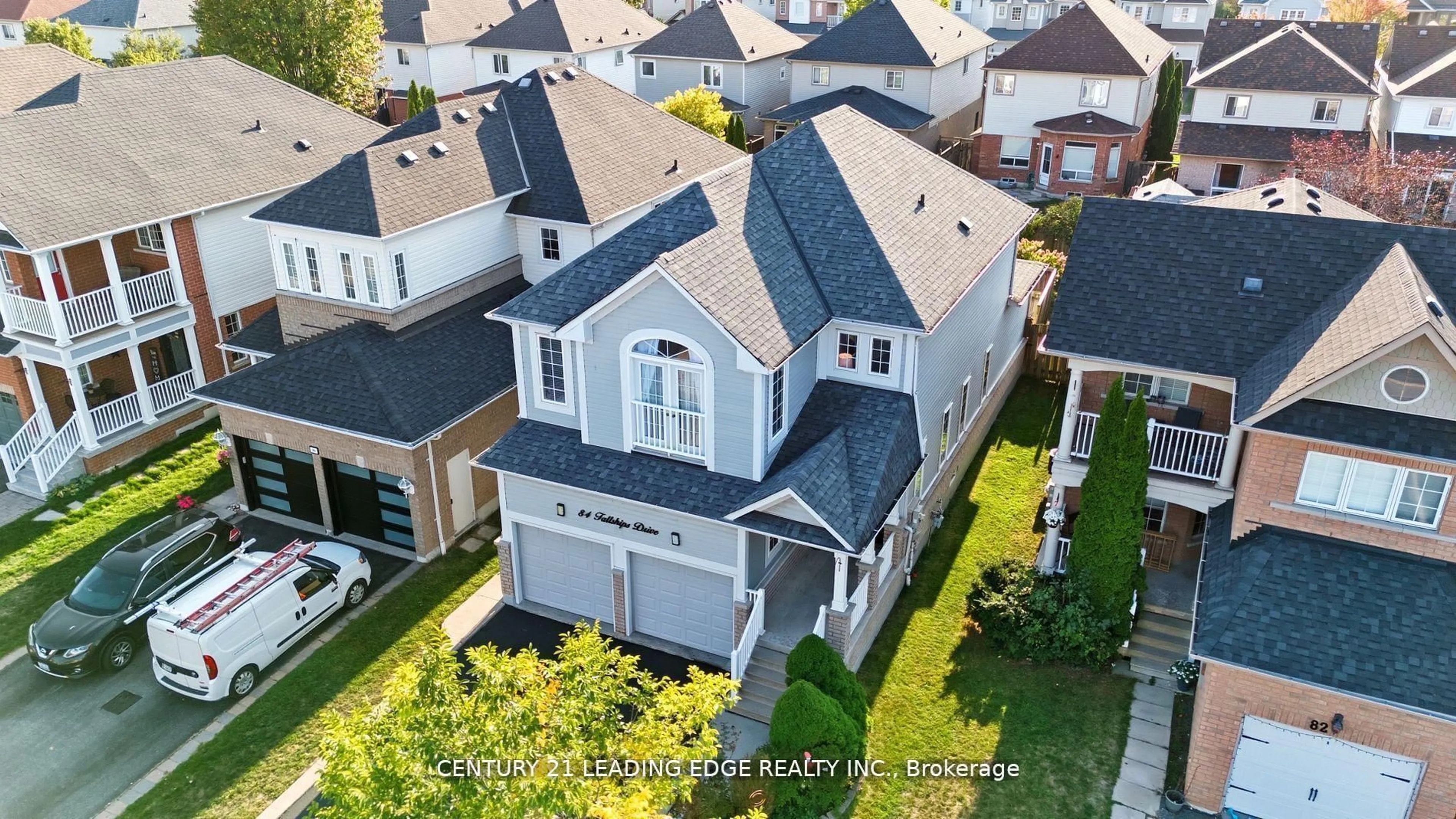 A pic from outside/outdoor area/front of a property/back of a property/a pic from drone, street for 84 Tallships Dr, Whitby Ontario L1N 9X5