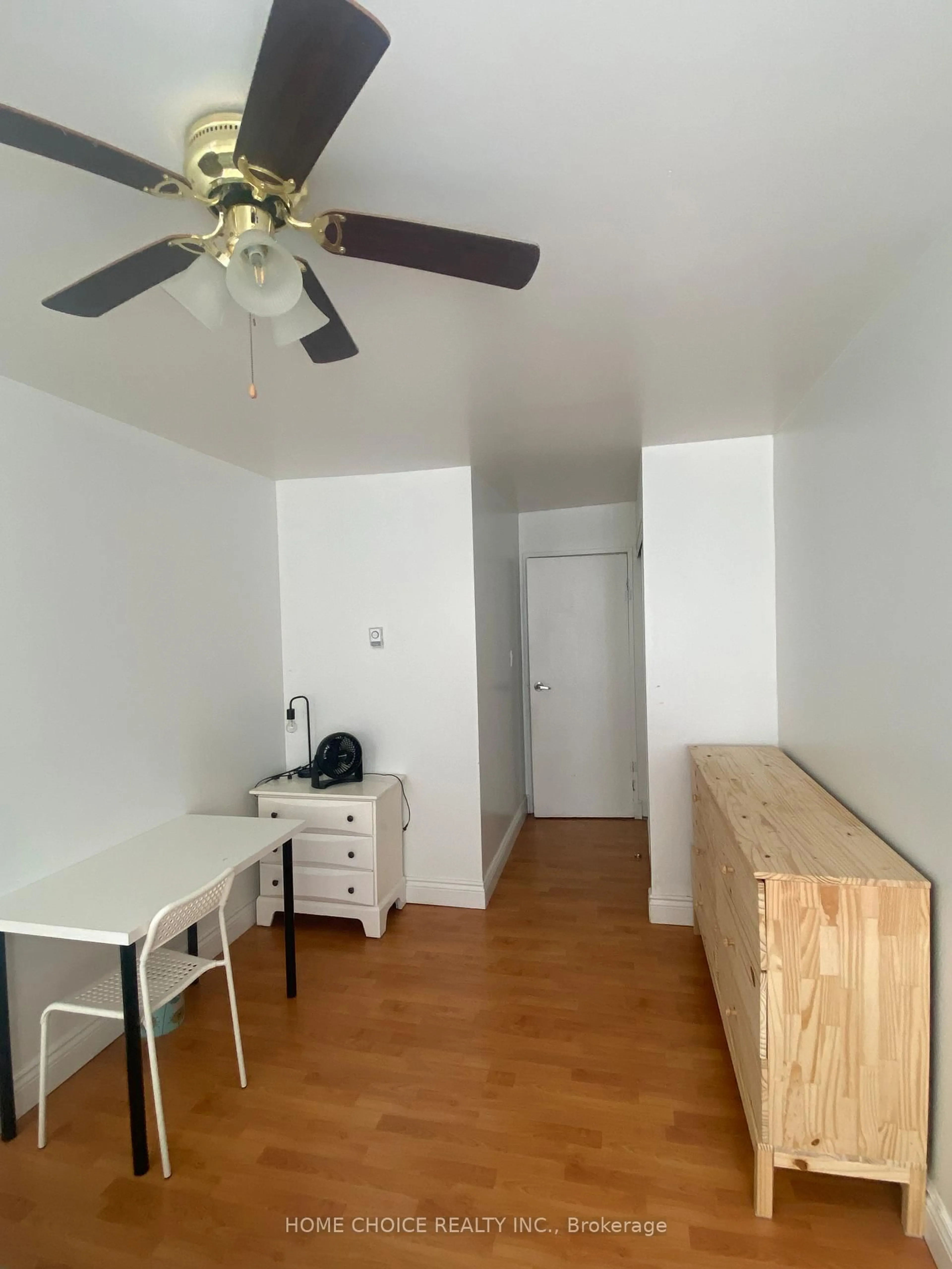 A pic of a room for 100 Mornelle Crt #1023, Toronto Ontario M1E 4X2