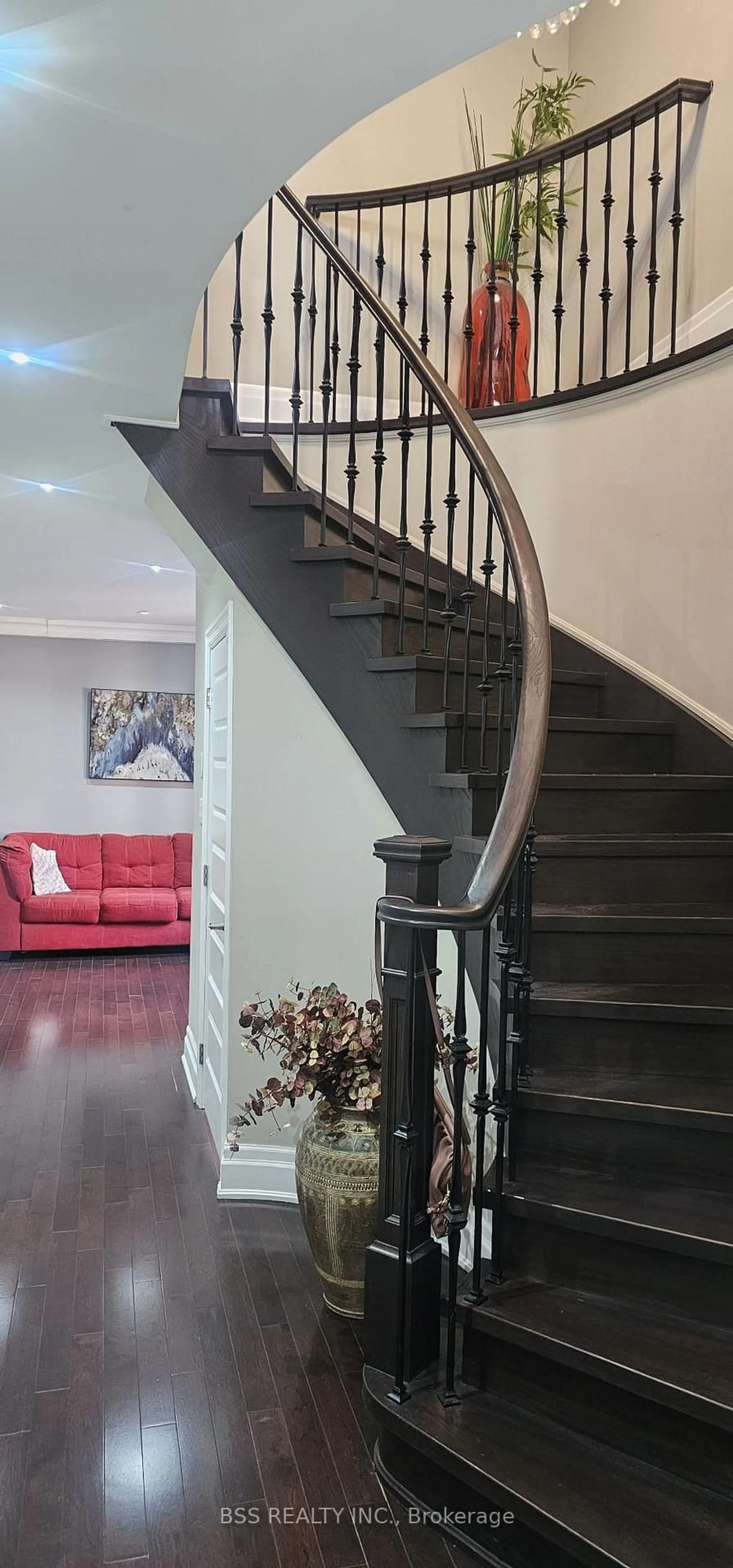 Stairs for 100 Meighen Ave, Toronto Ontario M4B 2H7