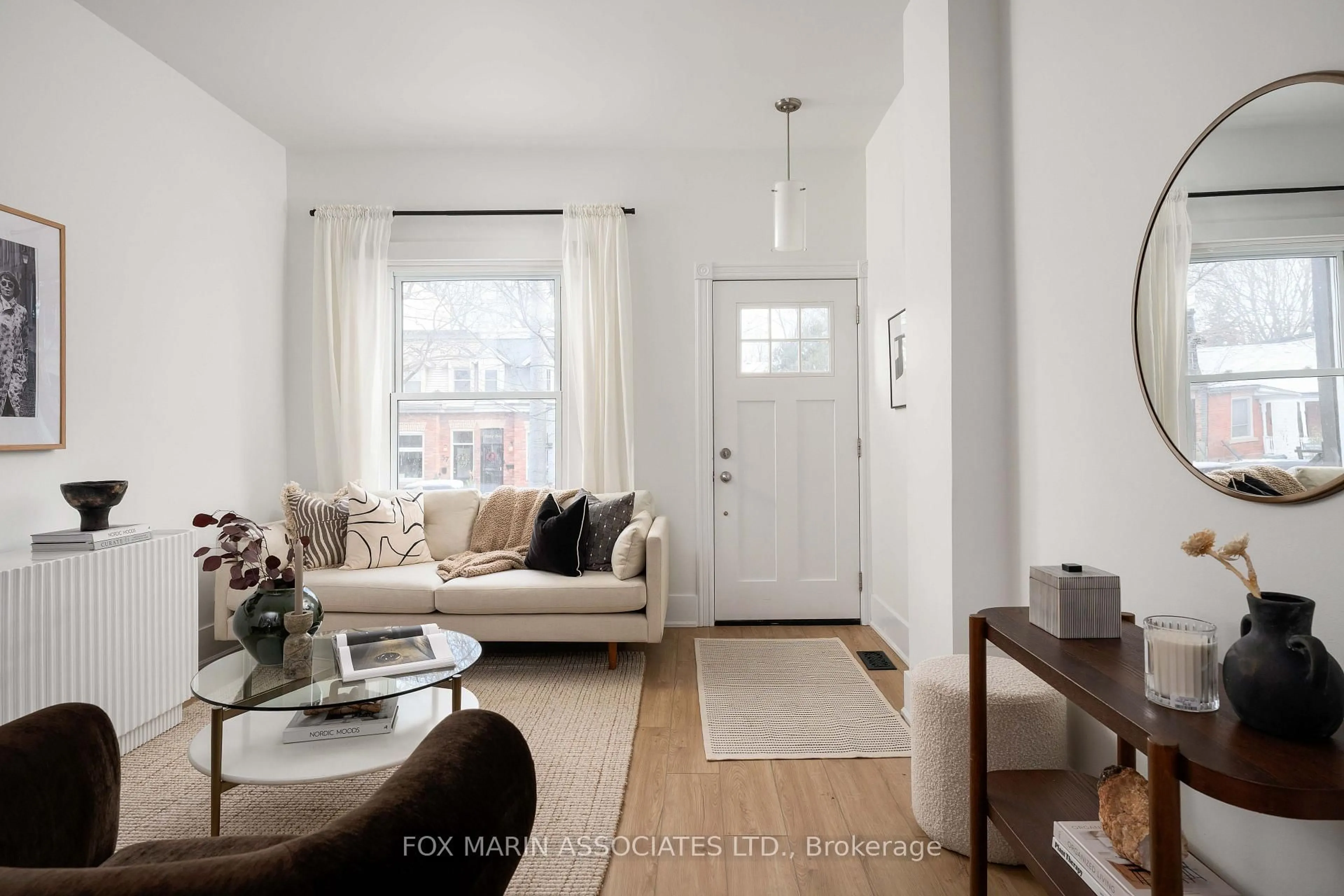 Living room with furniture, unknown for 34 Lewis St, Toronto Ontario M4M 2H3