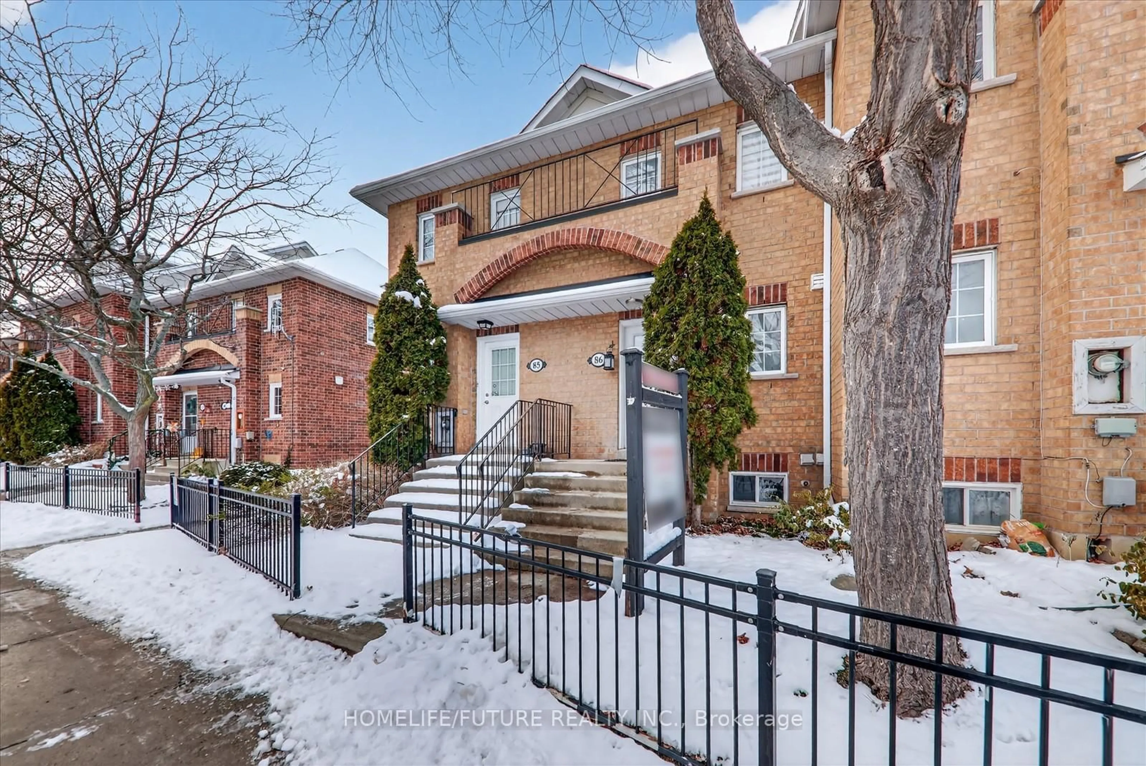 Home with brick exterior material, street for 2 Hedge End Rd #86, Toronto Ontario M1B 5Z8