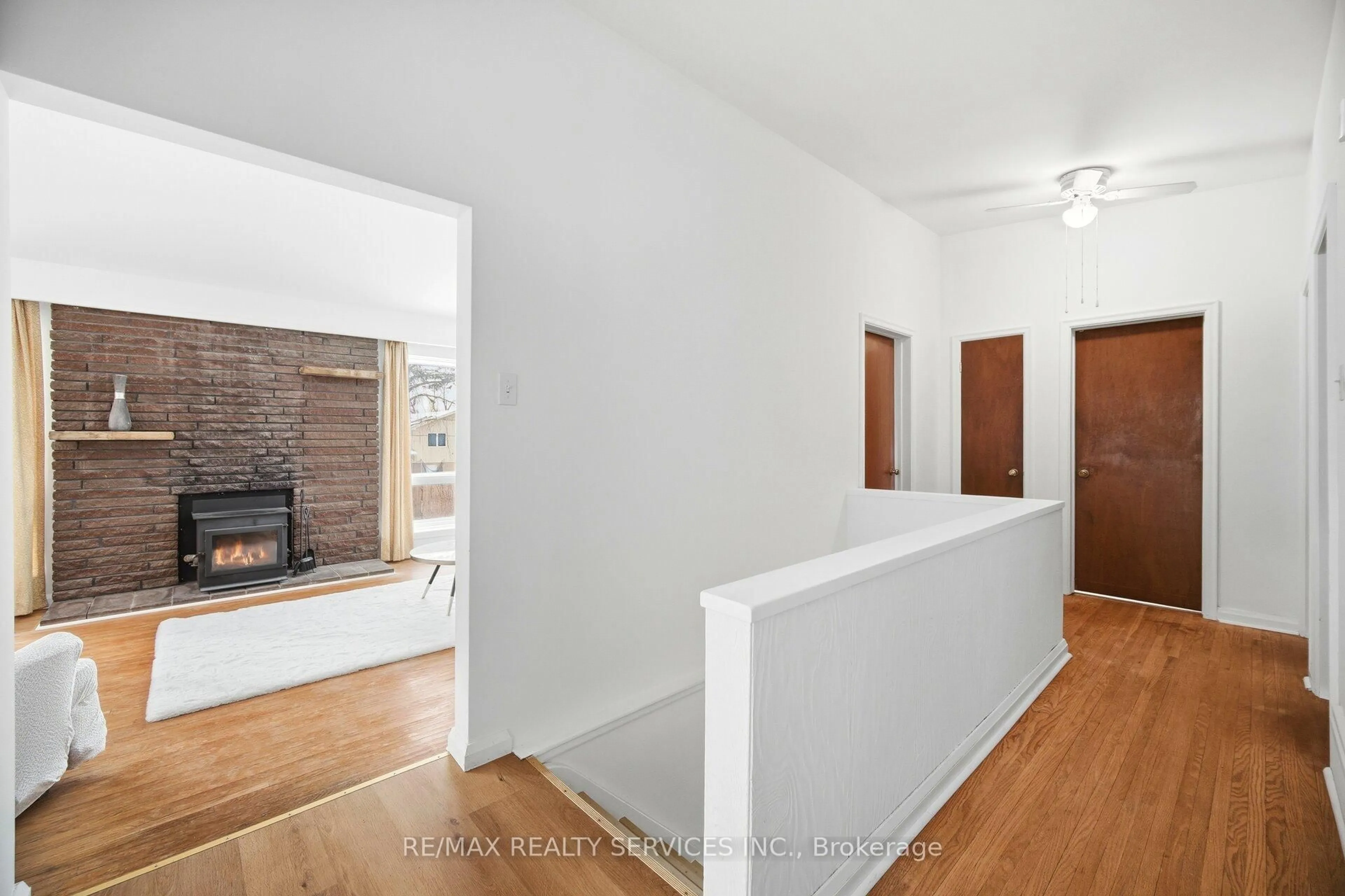 Unknown for 128 Hillcrest Dr, Whitby Ontario L1N 3C2