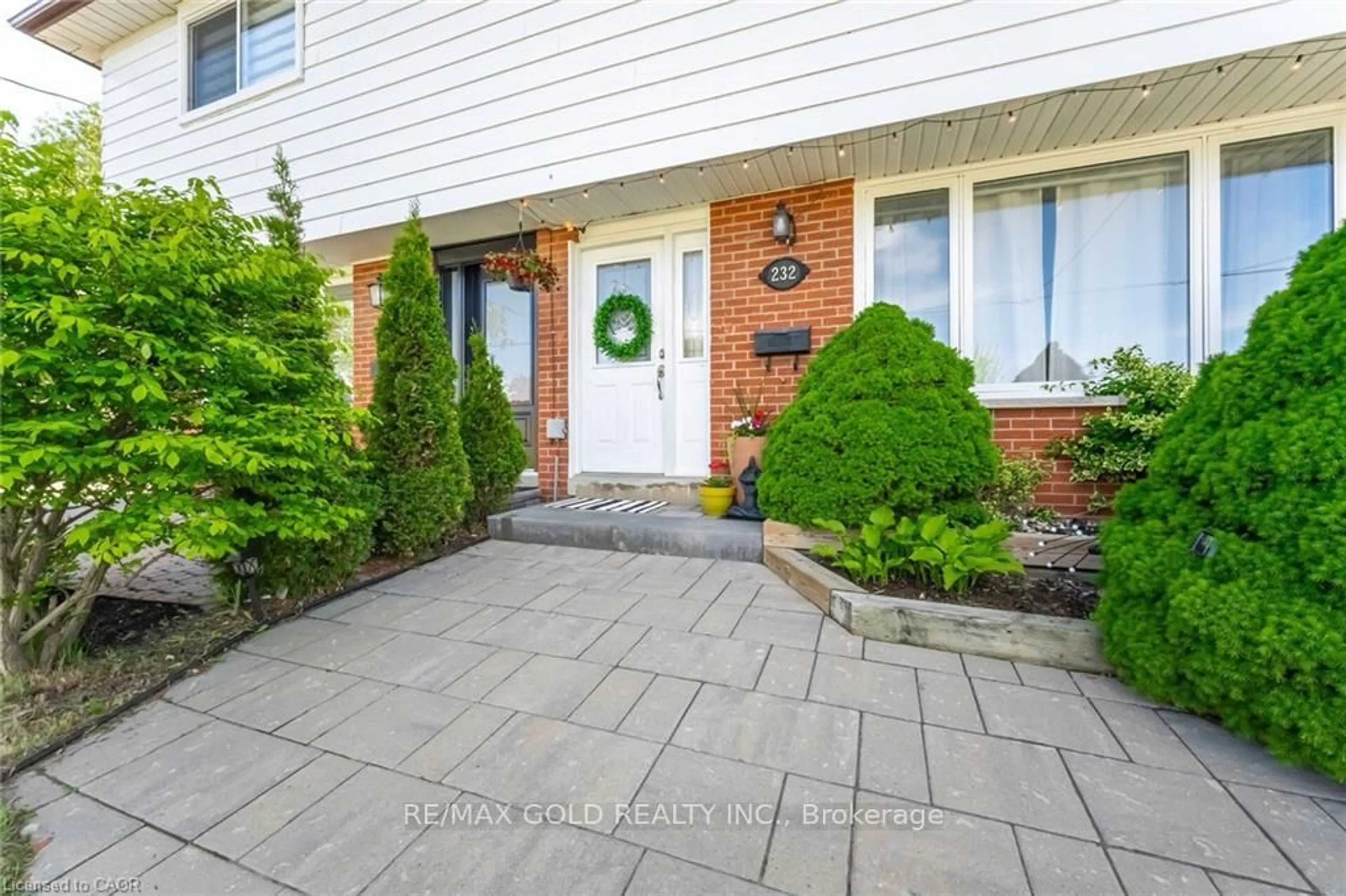 Unknown for 232 Durham St, Oshawa Ontario L1J 5R3