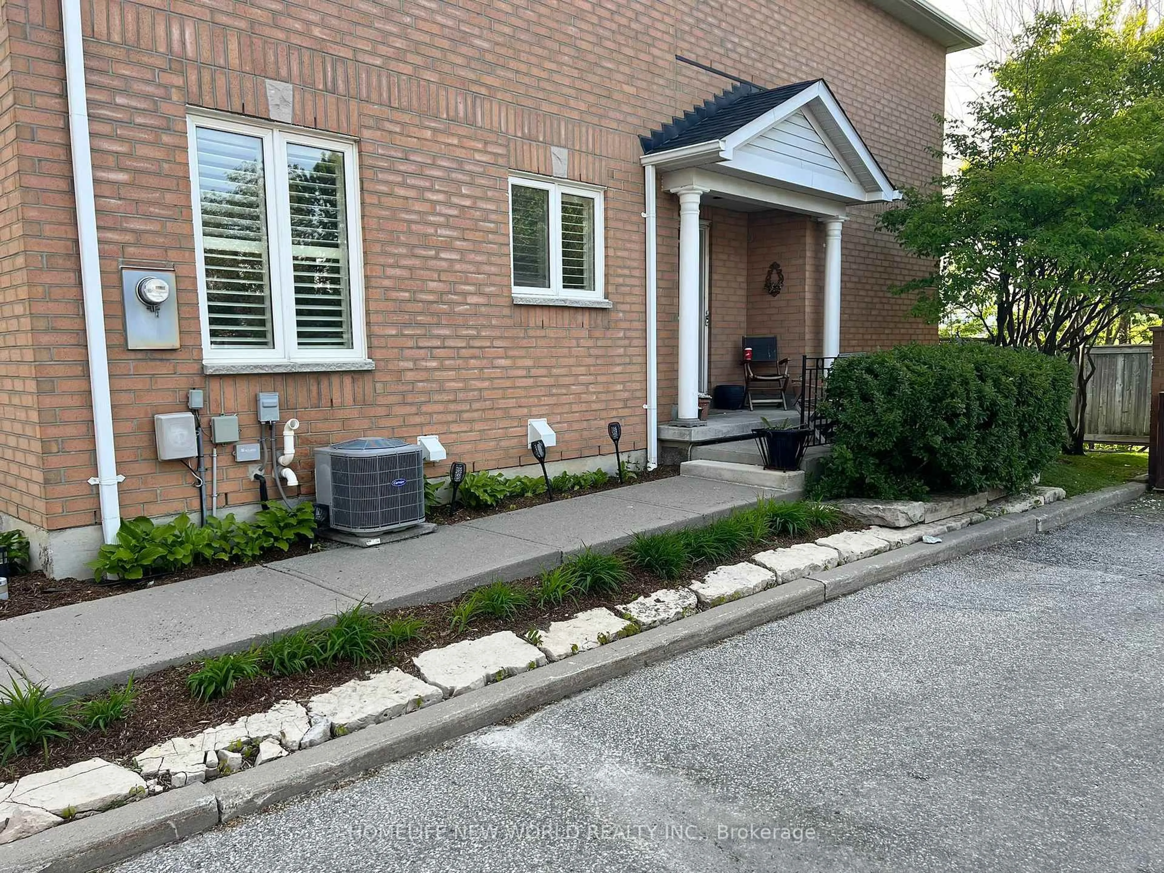 Home with brick exterior material, street for 83 Mondeo Dr #138, Toronto Ontario M1P 5B6
