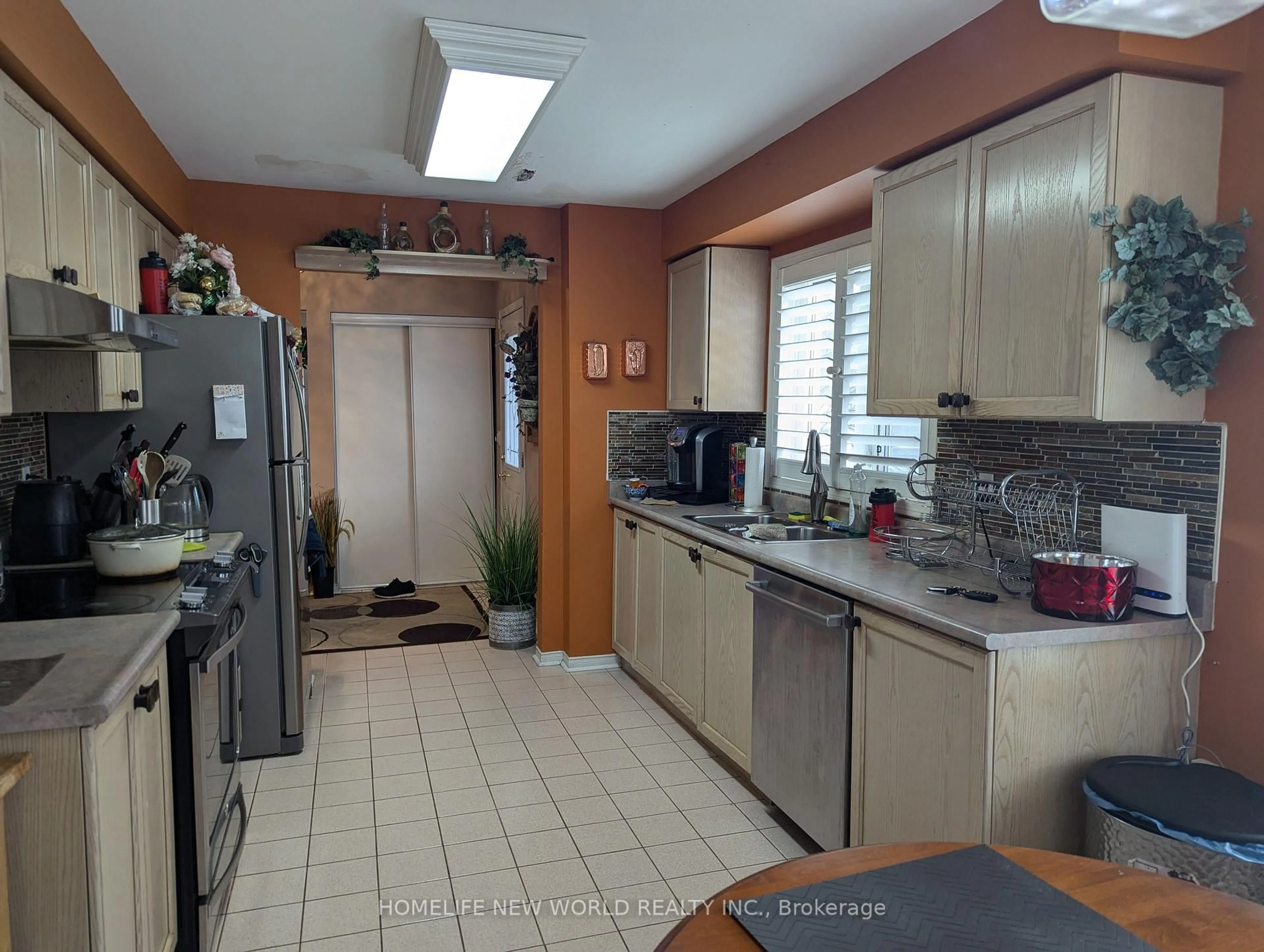 Unknown for 83 Mondeo Dr #138, Toronto Ontario M1P 5B6