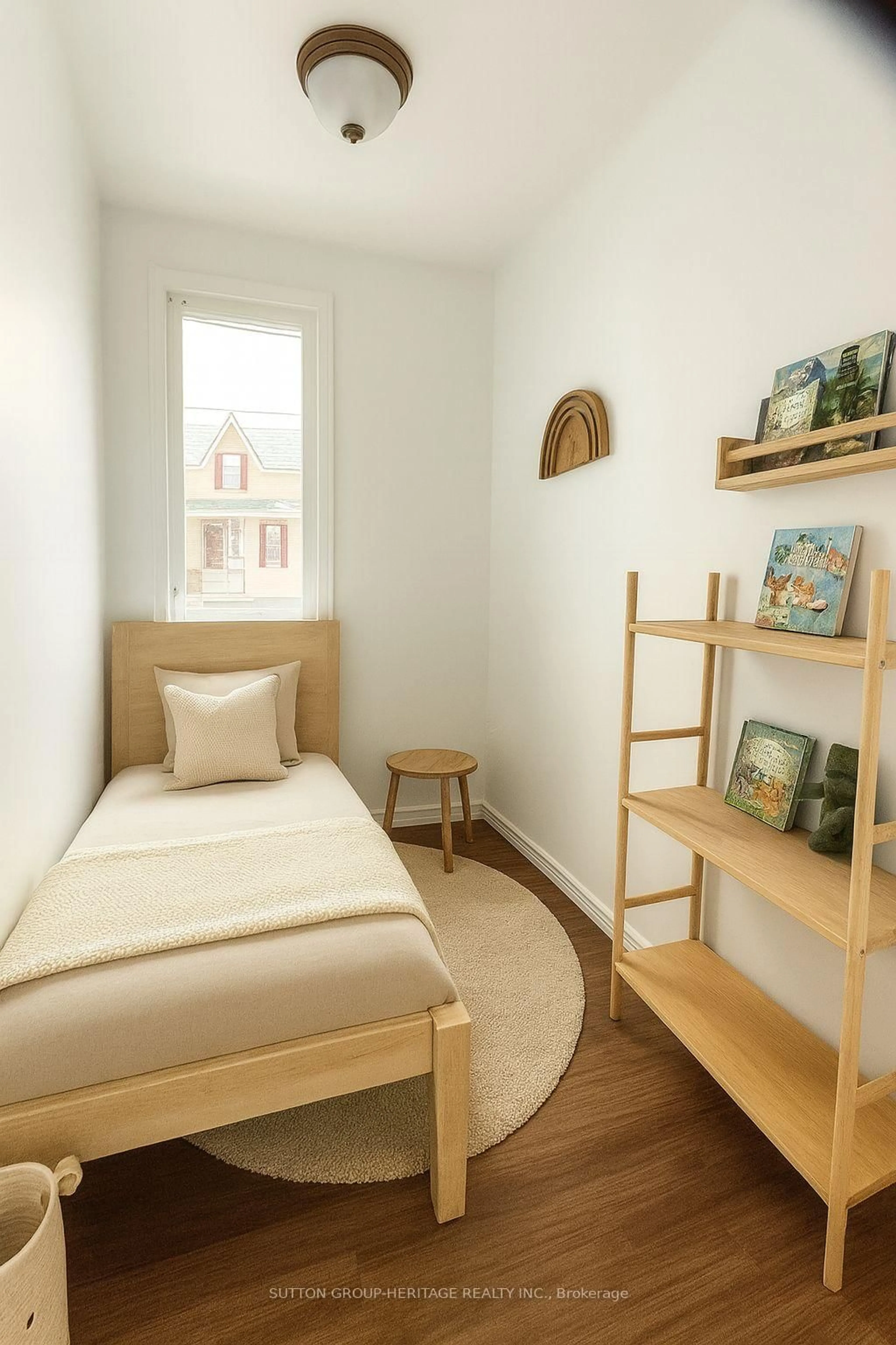 Bedroom with bed, wood/laminate floor for 158 Celina St, Oshawa Ontario L1H 4N5