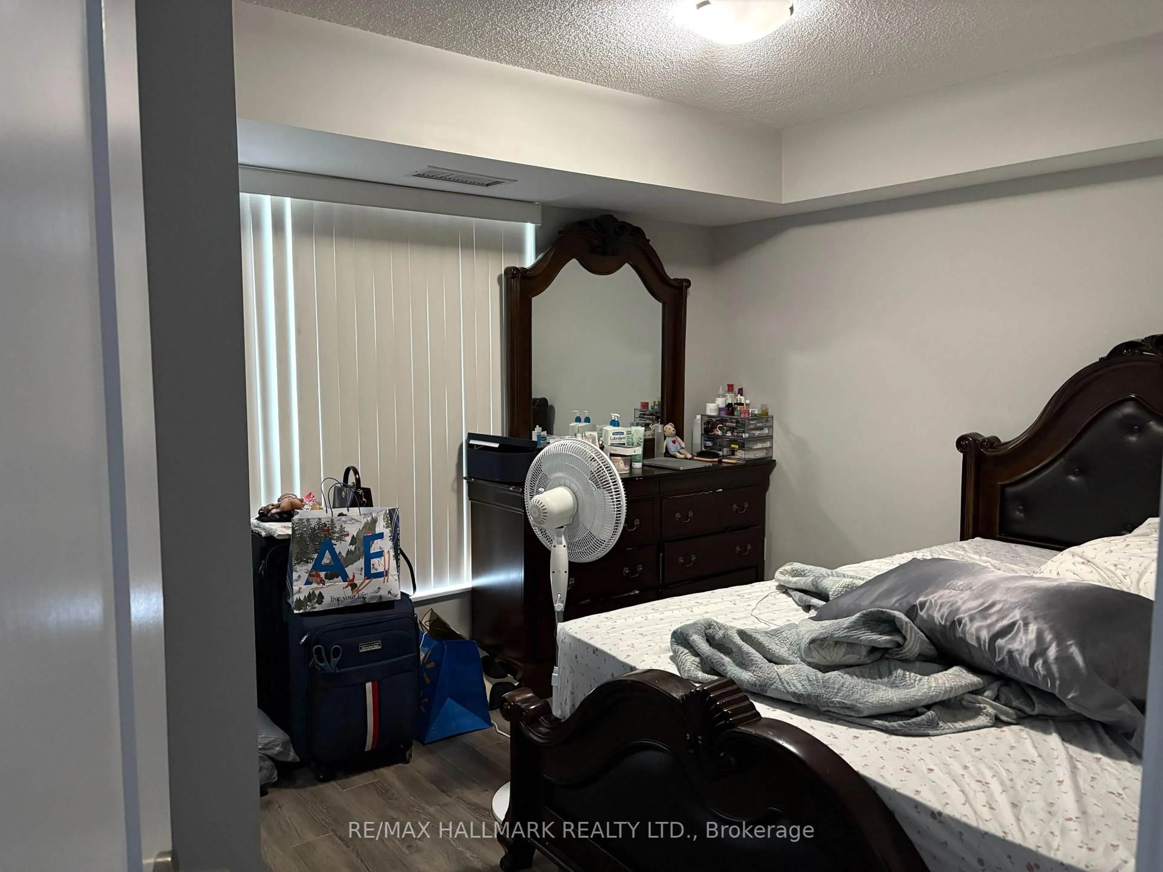 A pic of a room for 275 Village Green Sq #420, Toronto Ontario M1S 0L8